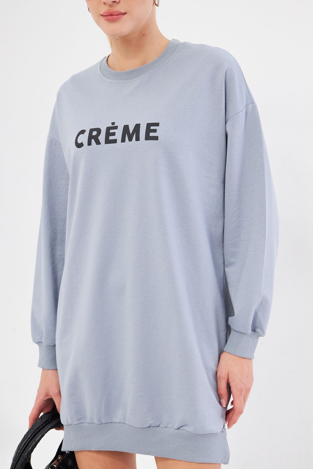 Kadın Gri Bisiklet Yaka Önü Yazılı Tunik Sweatshirt ARM-25K001029