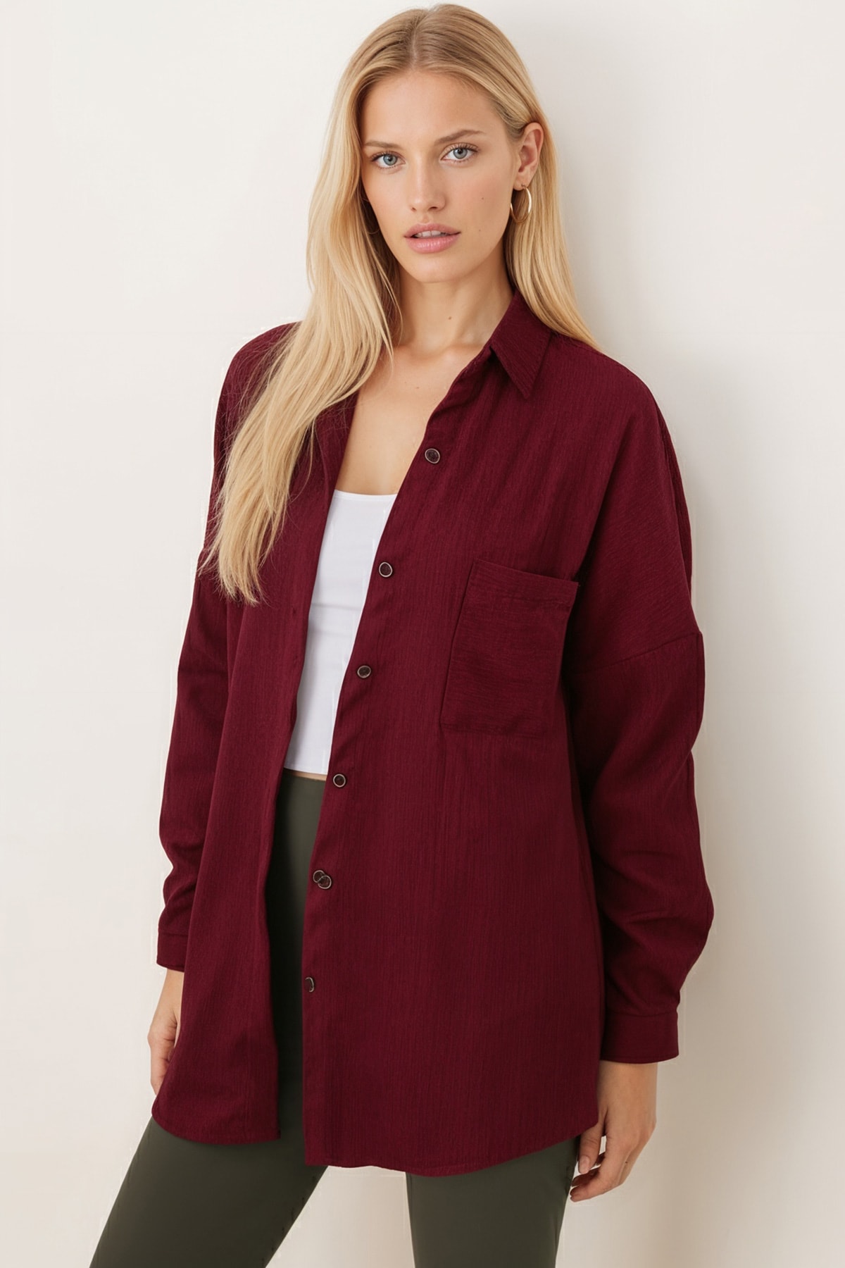 Kadın Koyu Mürdüm Cepli Oversize İnce Fitilli Kadife Gömlek ARM-24K001076
