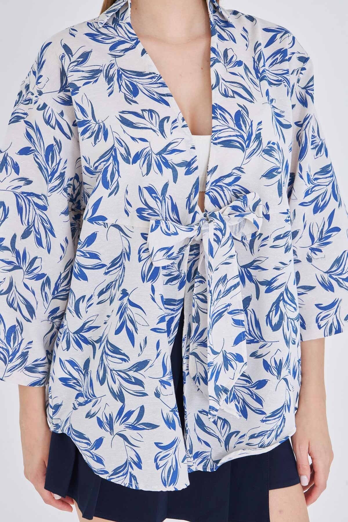 Kadın Saks-Ekru Desenli Keten Görünümlü Önden Bağlamalı Kimono Gömlek ARM-24Y001079