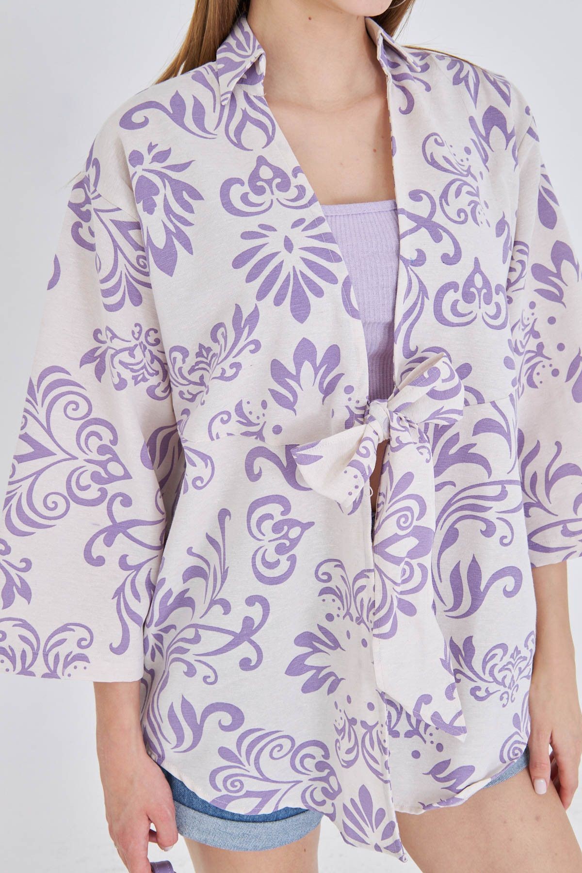 Kadın Açık Lila Desenli Keten Görünümlü Önden Bağlamalı Kimono Gömlek ARM-24Y001079