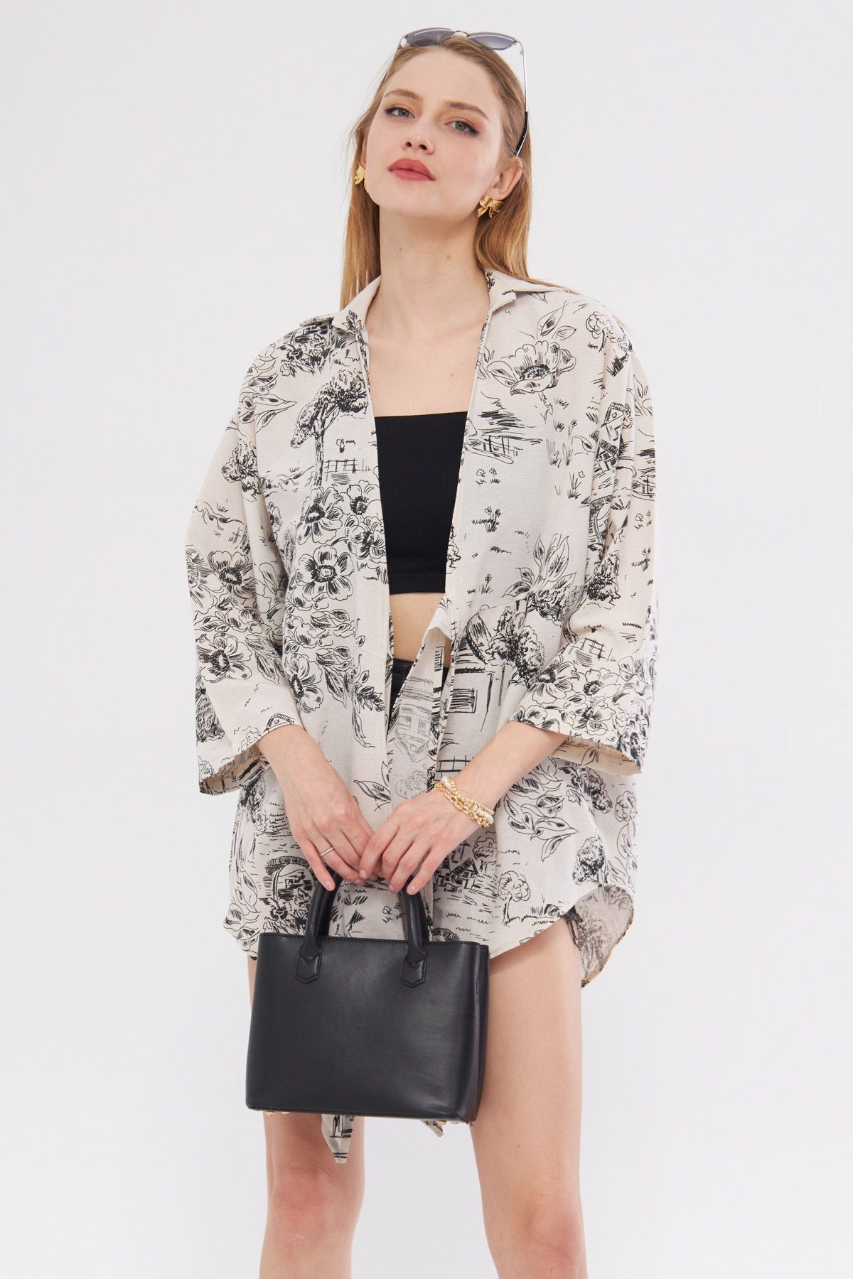 Kadın Siyah-Ekru Desenli Keten Görünümlü Önden Bağlamalı Kimono Gömlek ARM-24Y001079