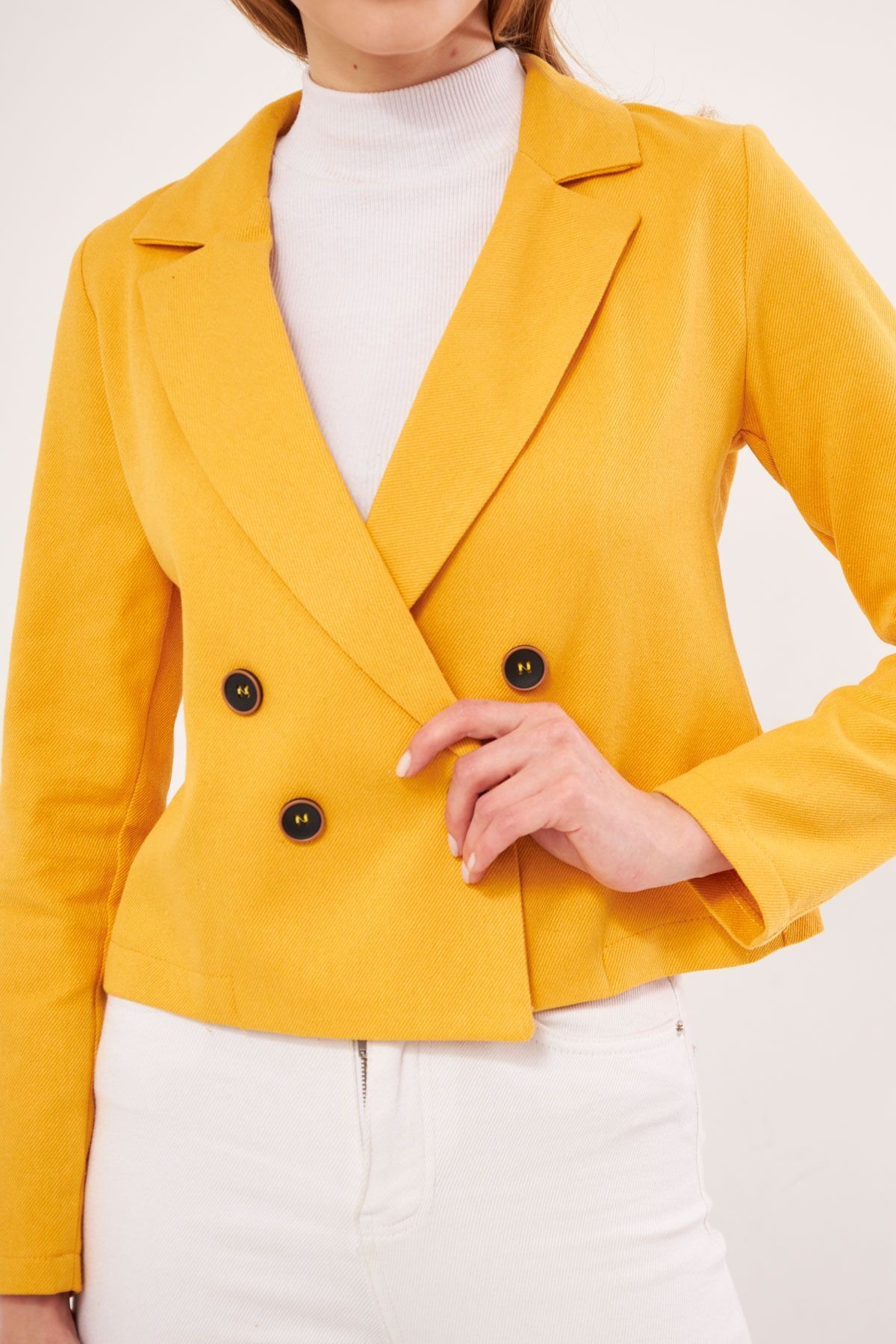 Kadın Hardal Kruvaze Yaka Gabardin Crop Ceket ARM-24Y001010