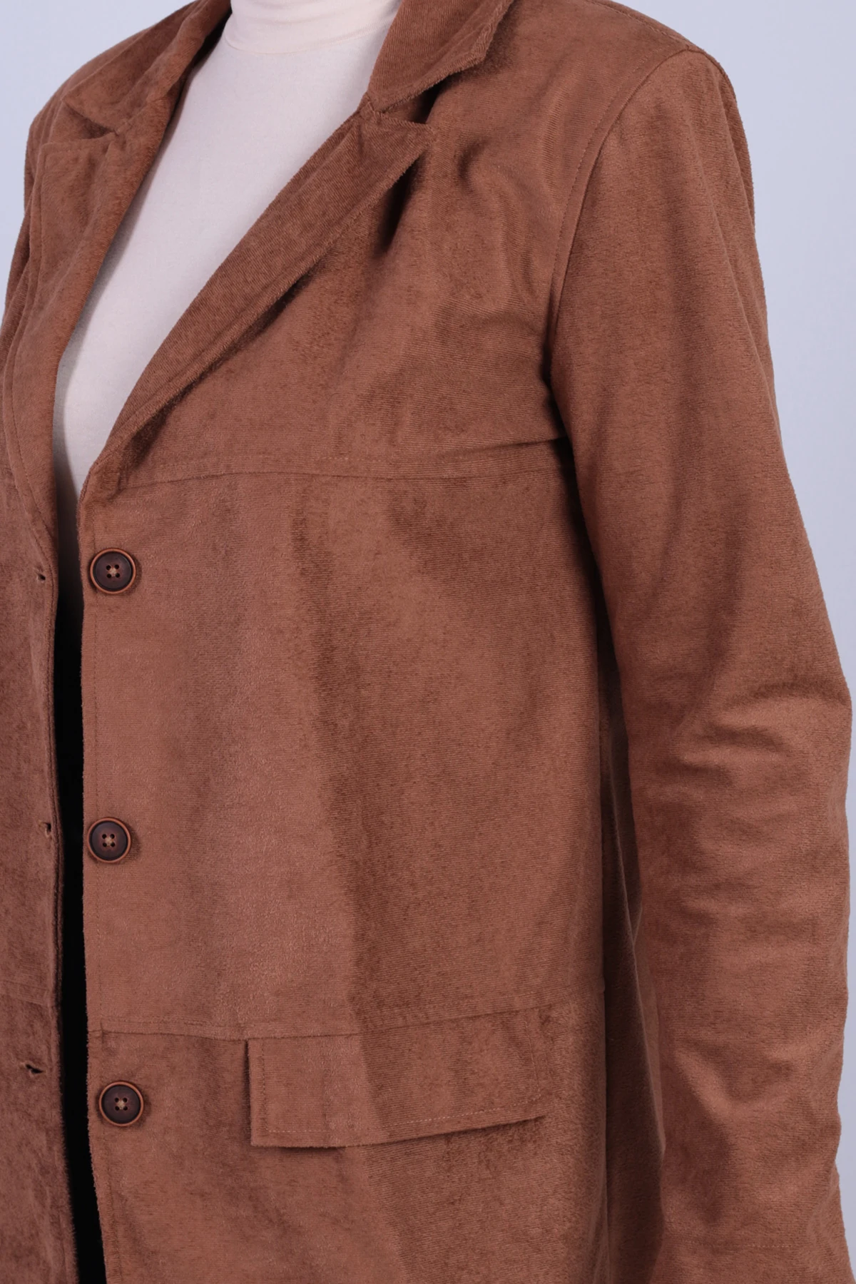 Kadın Taba Yakalı Cep Kapaklı Düğmeli Vatkalı Premium Süet Oversize Ceket ARM-25K001057