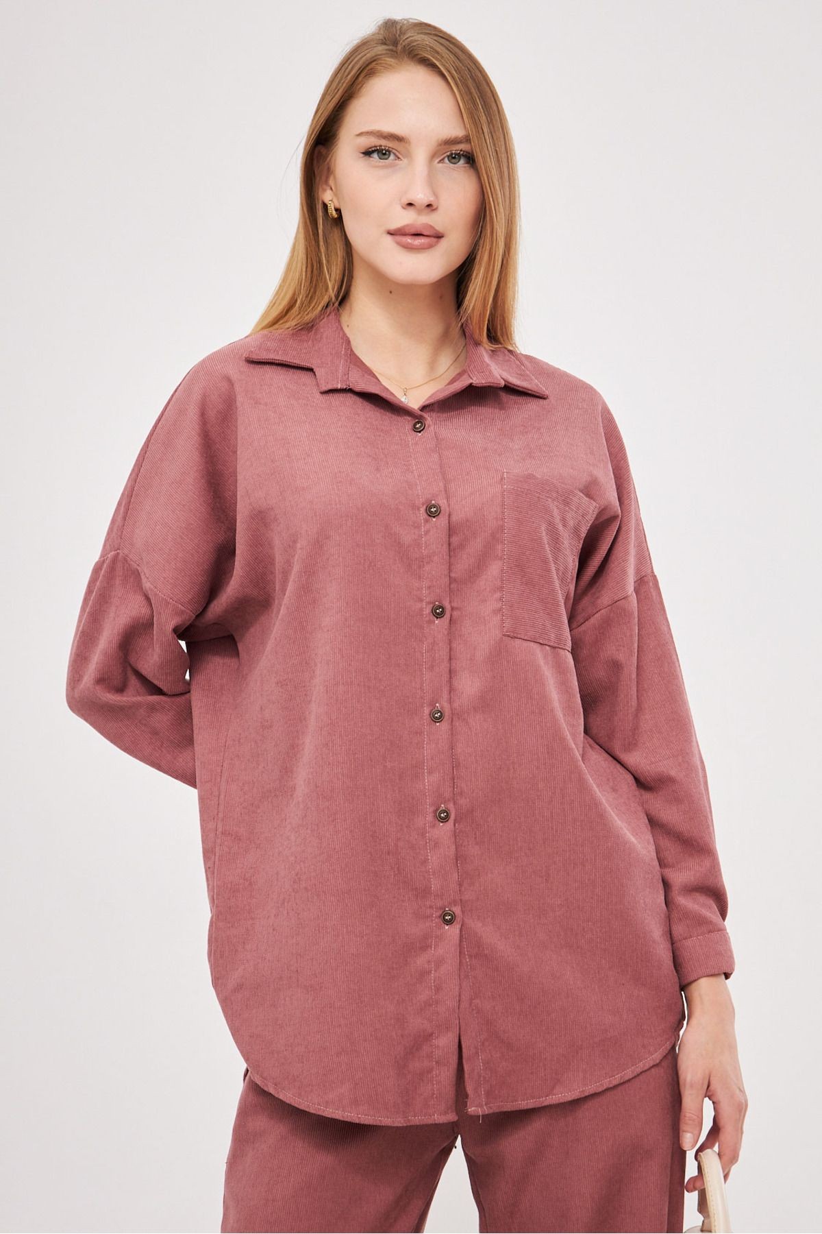 Kadın Gül Kurusu Cepli Oversize İnce Fitilli Kadife Gömlek ARM-24K001076