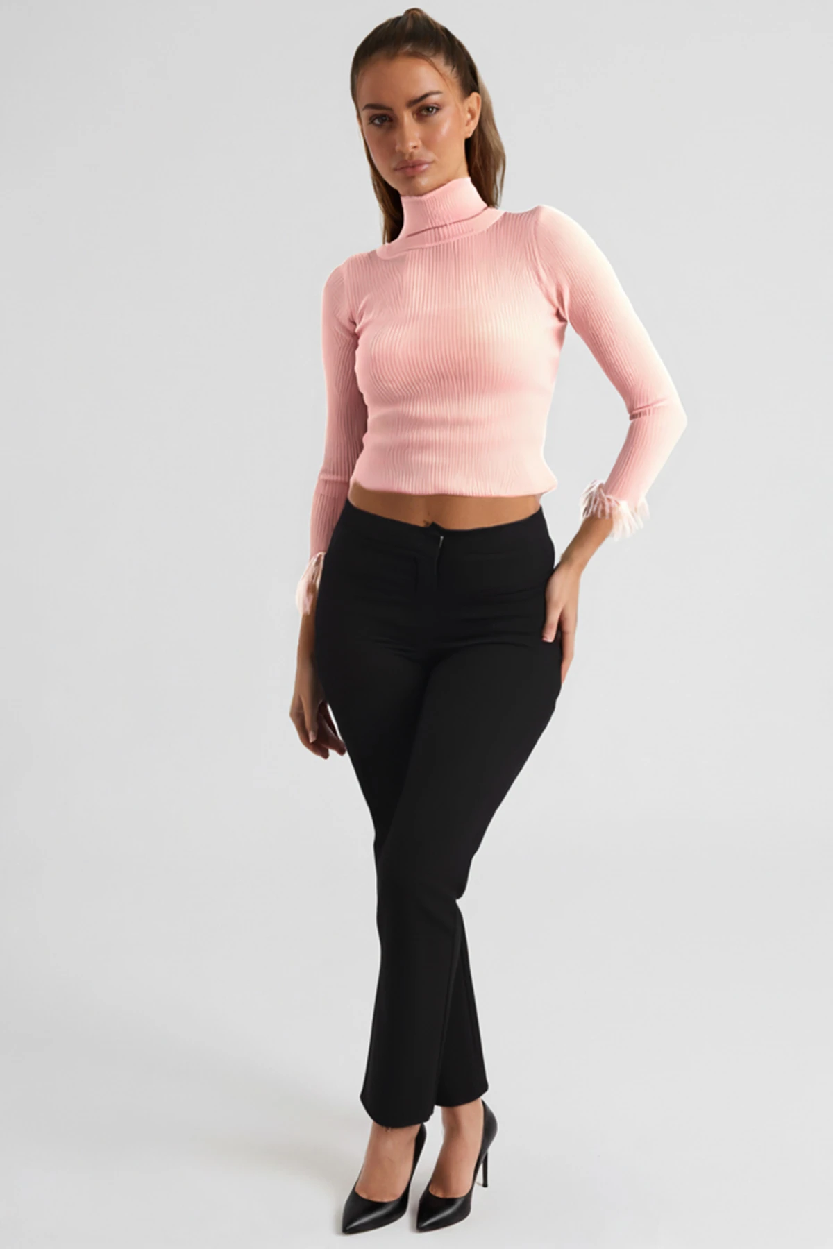 Kadın Siyah Önü Sahte Cepli Pantolon ARM-26K136053