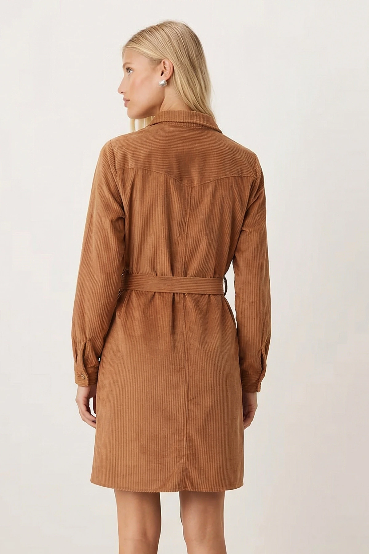 Kadın Camel Önden Düğmeli Cepli Kuşaklı Kadife Elbise ARM-25K001085