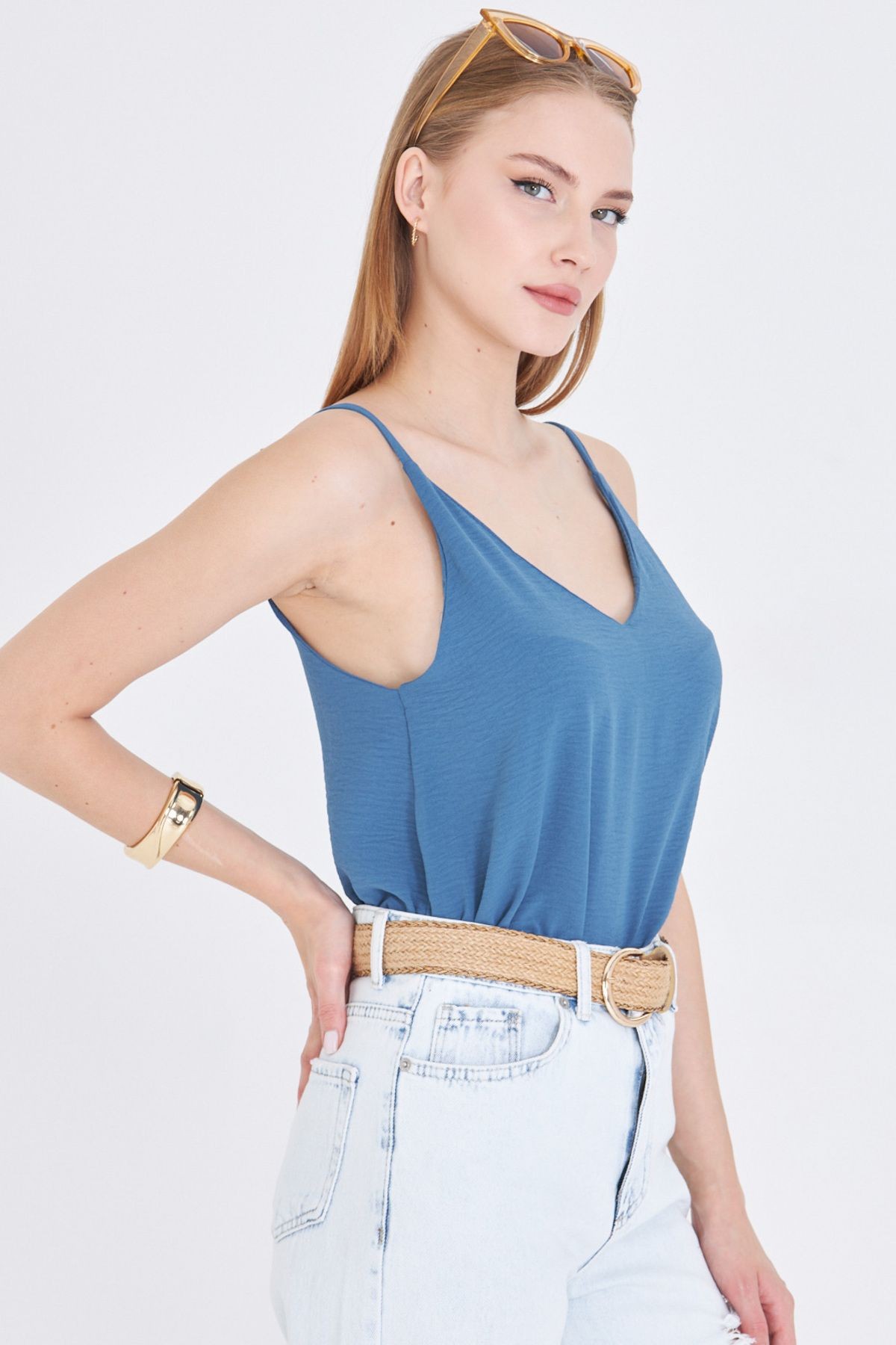 Kadın Koyu Mavi Keten Görünümlü Askılı Bluz ARM-24Y001064