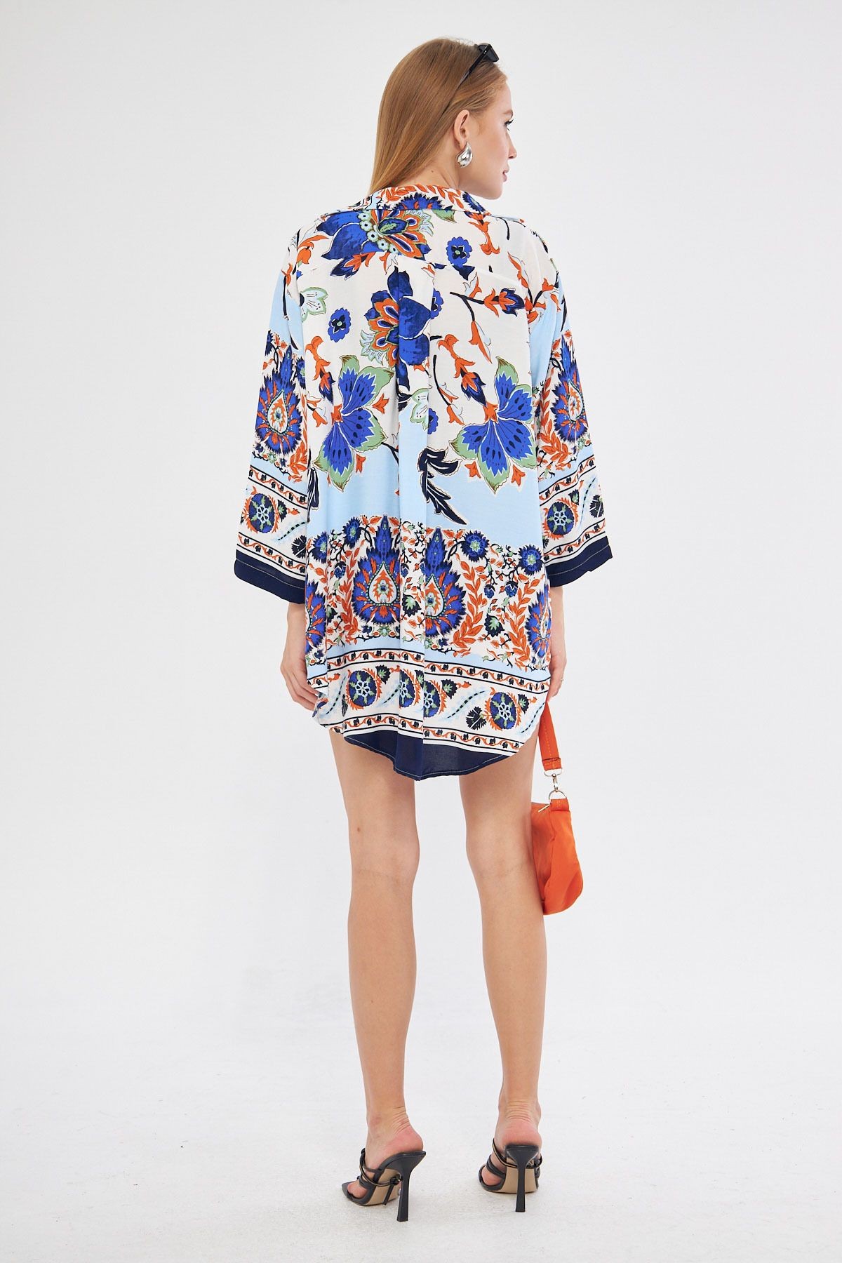 Kadın Lacivert Desenli Önden Bağlamalı Kimono Gömlek ARM-24Y001080