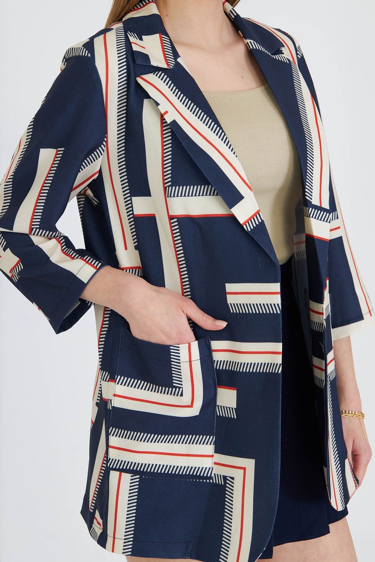 Kadın Lacivert Cepli Oversize Ceket ARM-25Y001057