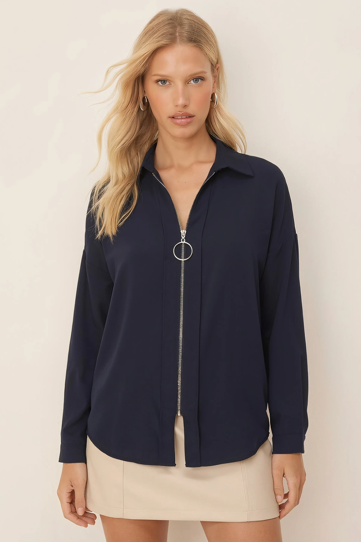 Kadın Lacivert Önü Fermuarlı Salaş Gömlek ARM-21K024090