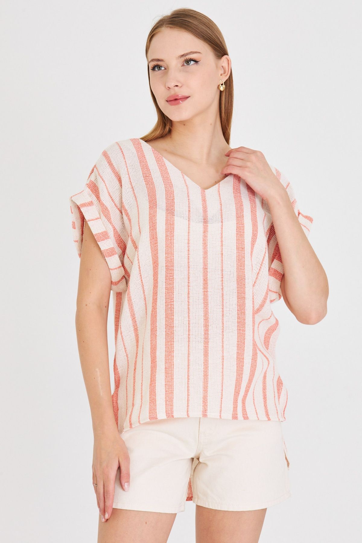 Kadın Oranj V Yaka Yanları Yırtmaçlı Arkası Uzun Duble Kol Detaylı Oversize Bluz ARM-25Y001056