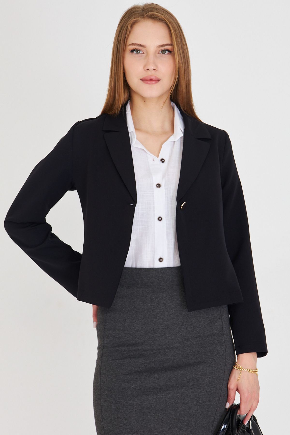 Kadın Siyah Tek Düğmeli Crop Ceket Arm-22y001237