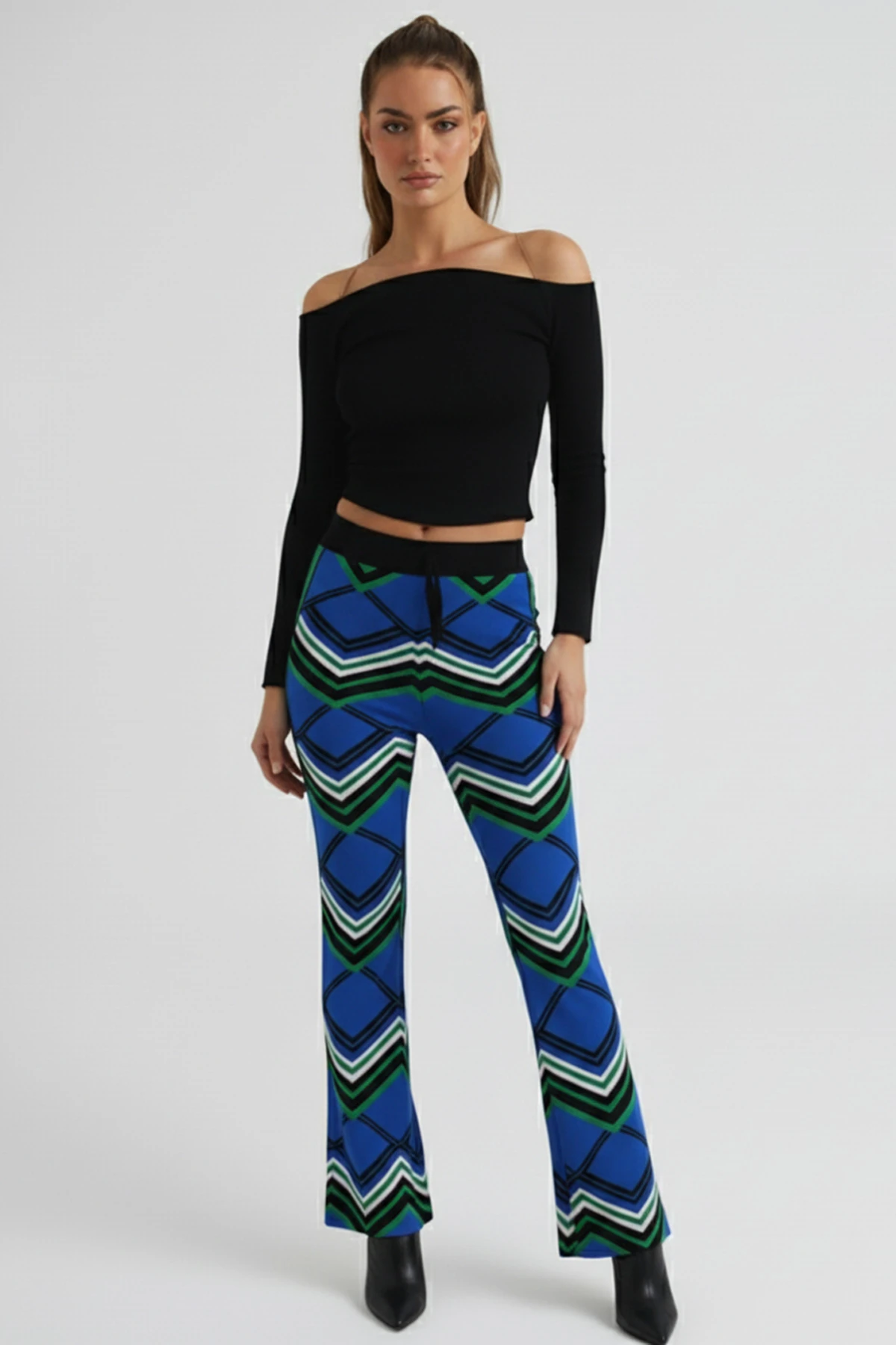 Kadın Siyah Beli Bağlamalı Renkli Triko Pantolon ARM-26K136022