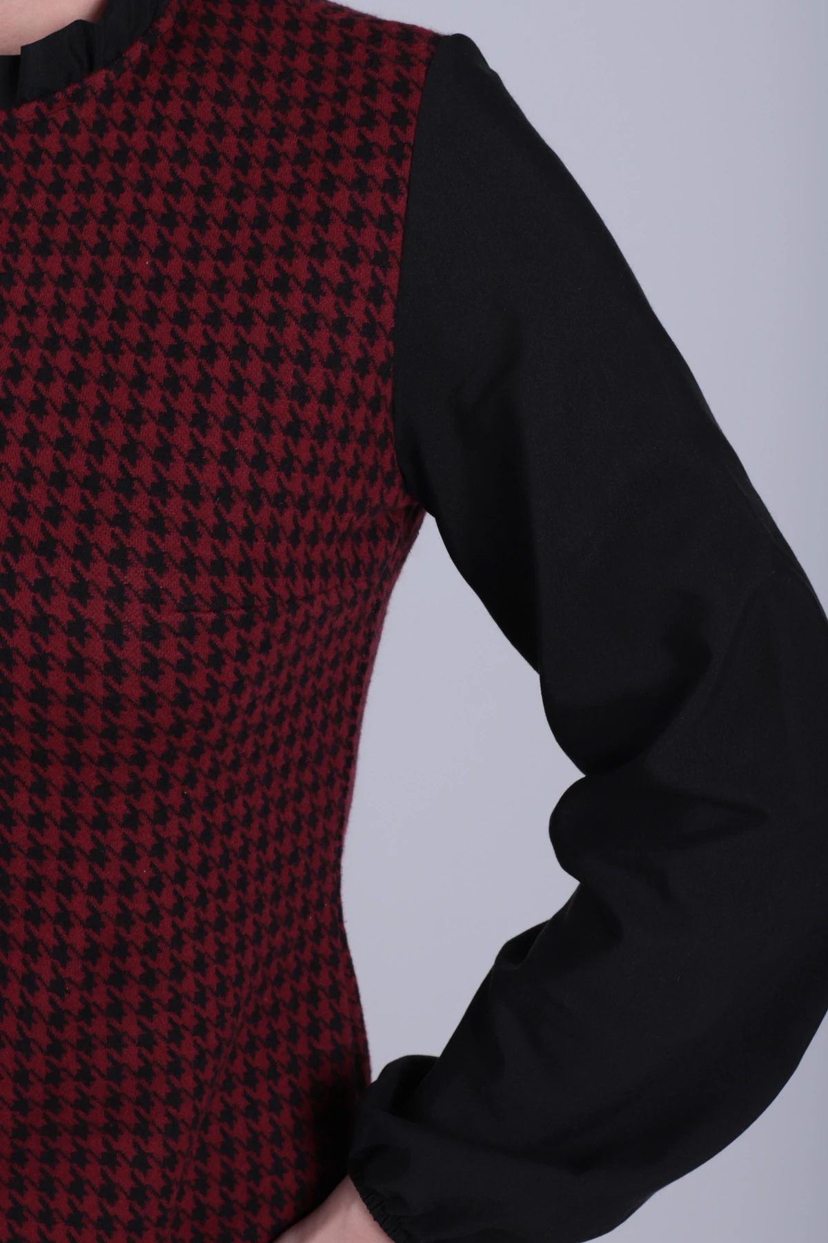 Kadın Bordo Yakası Ve Altı Fırfırlı Kazayağı Desen Elbise ARM-21Y001080