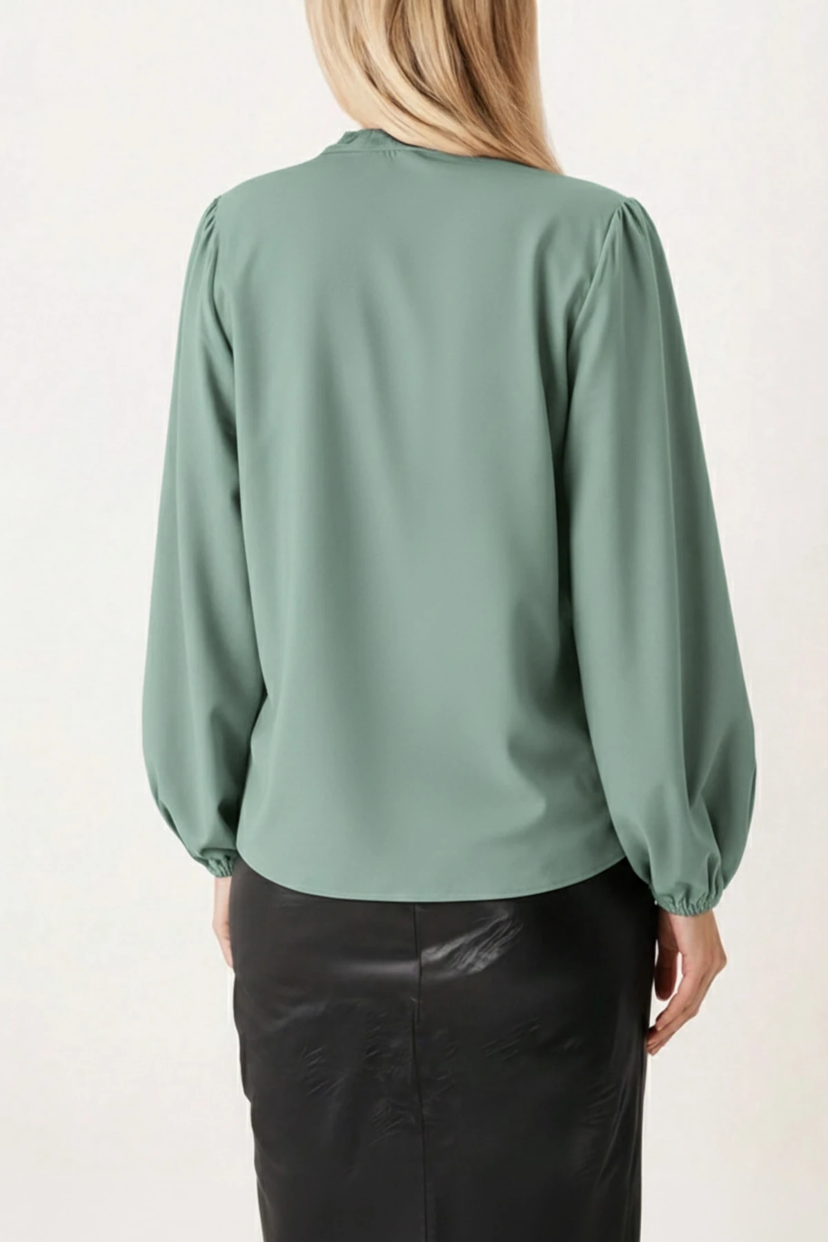 Kadın Açık Turkuaz Yakası Bağlamalı Kolu Lastikli Bluz ARM-25K001096