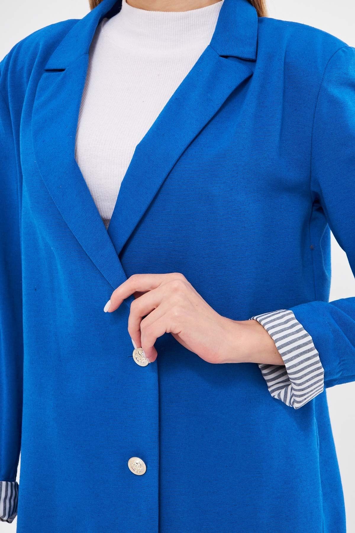 Kadın Saks Kruvaze Yaka Kolu Katlama Detaylı Oversize Vatkalı Blazer Ceket ARM-25K001015