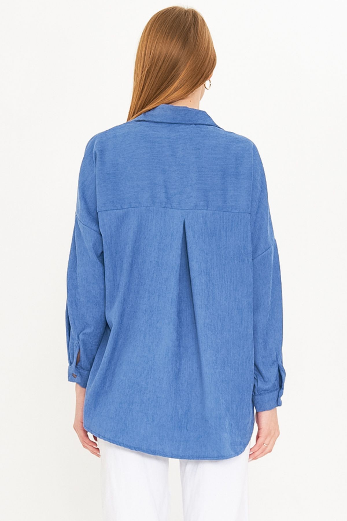 Kadın İndigo Cepli Oversize İnce Fitilli Kadife Gömlek ARM-24K001076