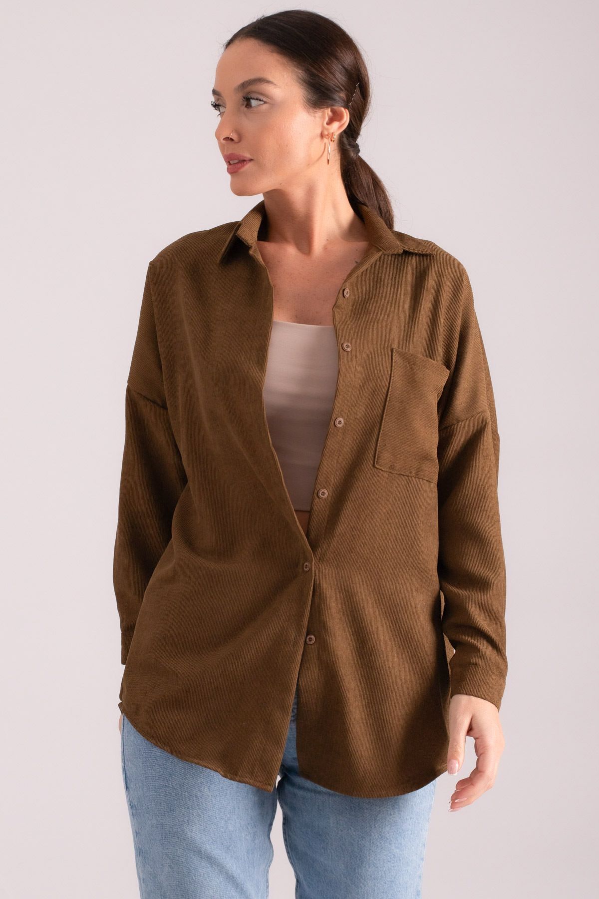 Kadın Koyu Haki Cepli Oversize İnce Fitilli Kadife Gömlek ARM-24K001076