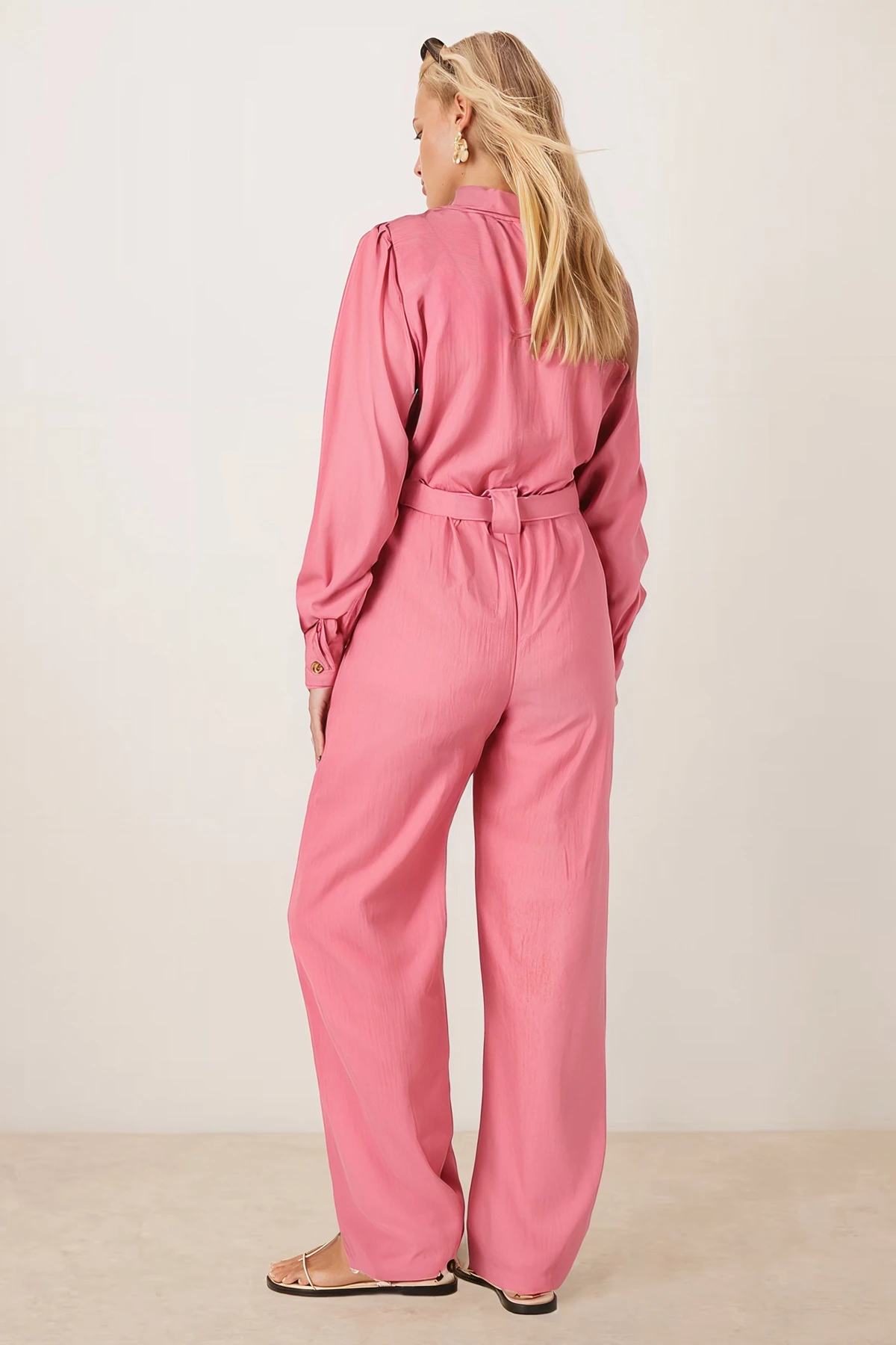 Kadın Açık Gül Kurusu Önden Düğmeli Cepli Kuşaklı Kadife Tulum ARM-25K001084