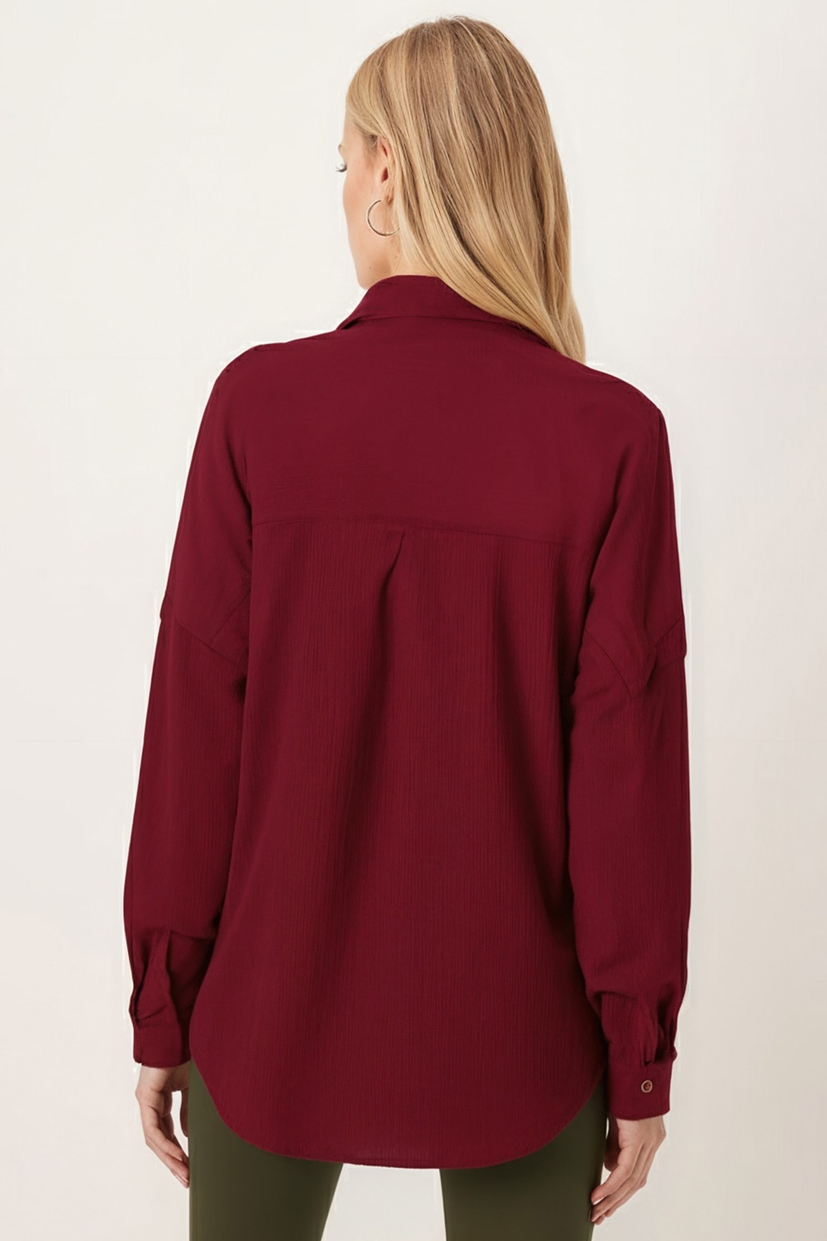 Kadın Koyu Mürdüm Cepli Oversize İnce Fitilli Kadife Gömlek ARM-24K001076
