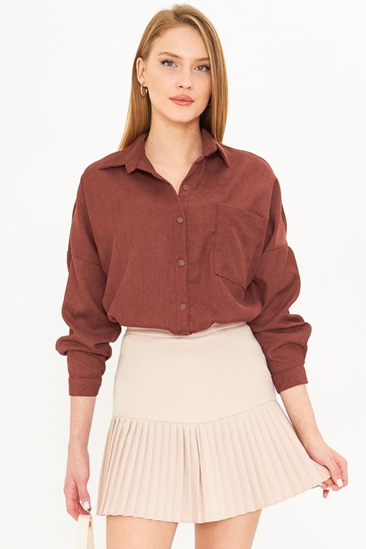 Kadın Kahve Cepli Oversize İnce Fitilli Kadife Gömlek ARM-24K001076