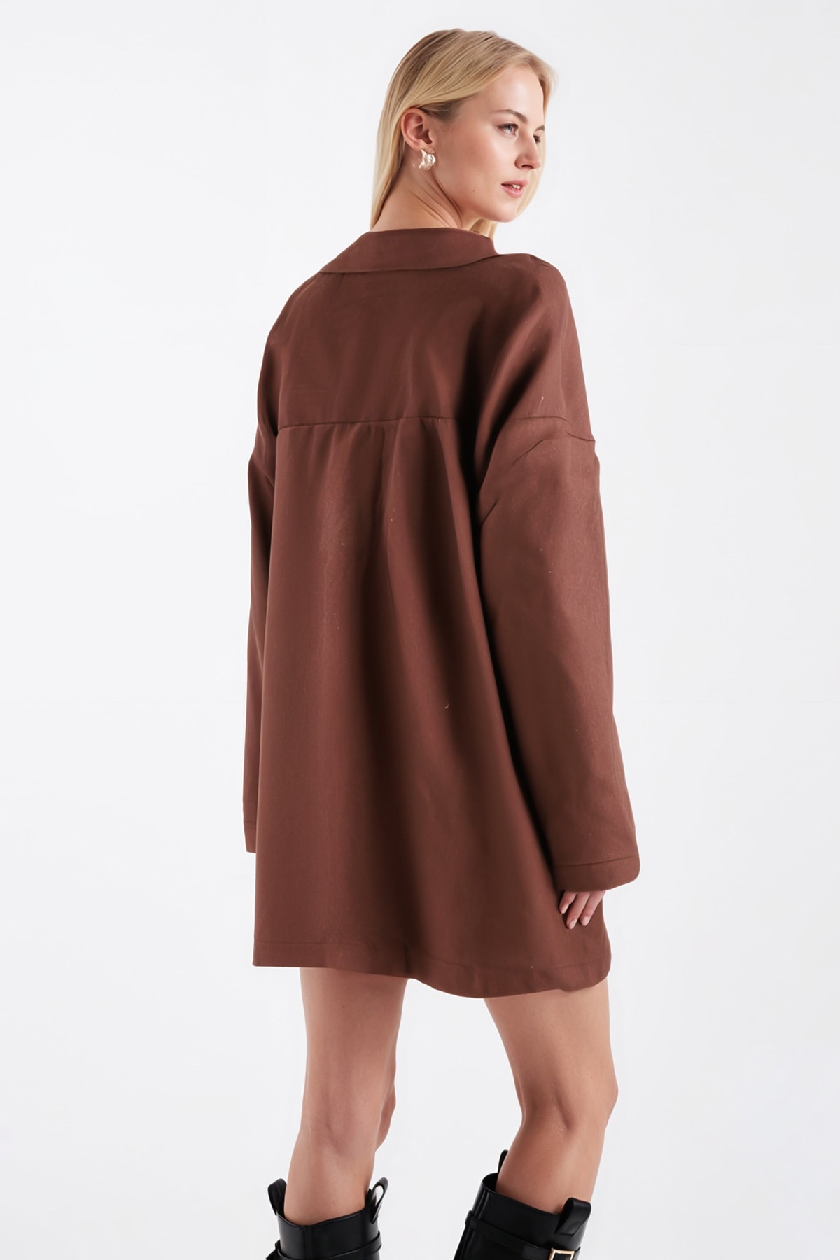 Kadın Açık Kahve Erkek Yaka Yanları Yırtmaçlı Oversize Ceket ARM-26K001009