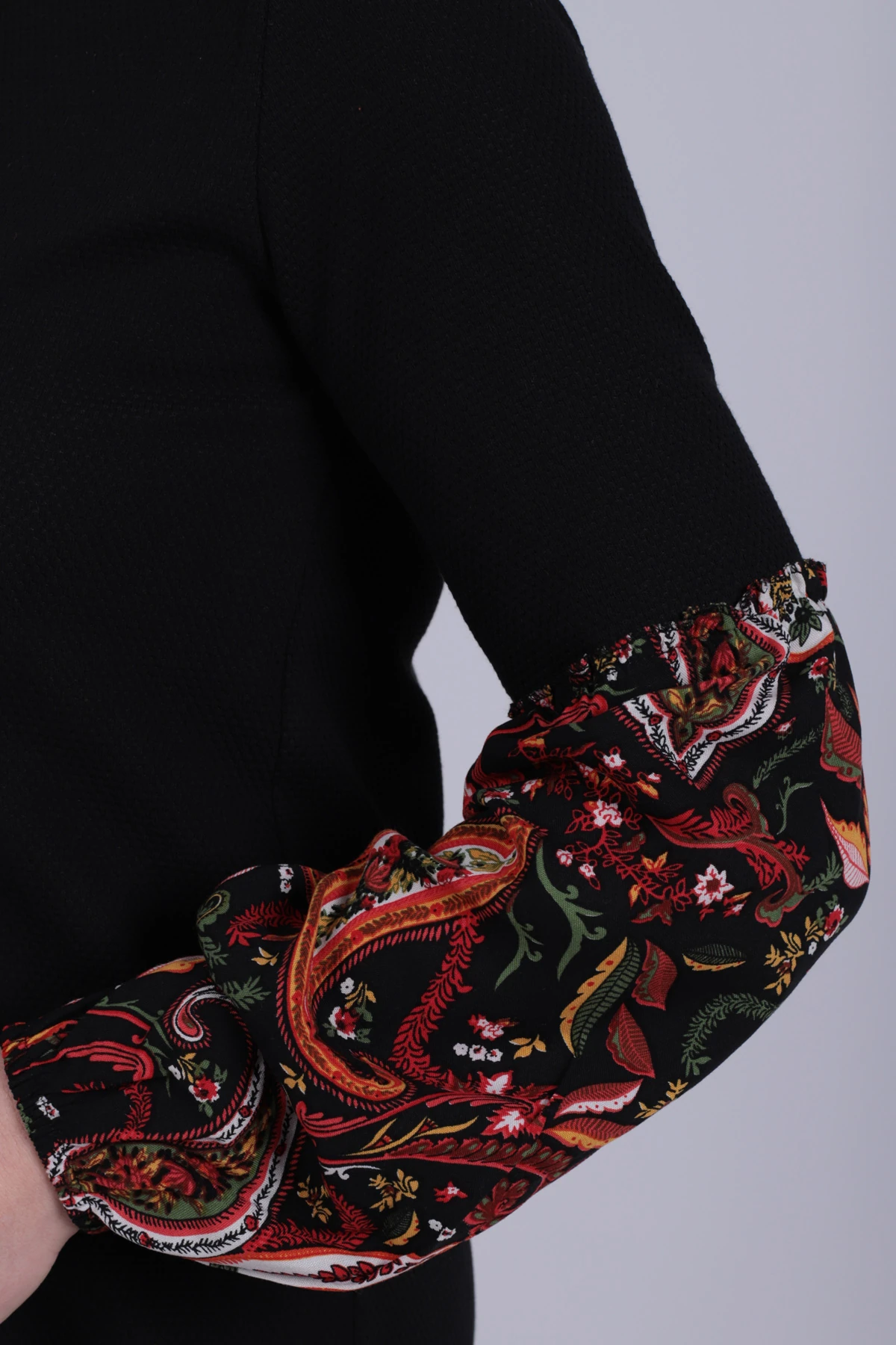 Kadın Siyah Desenli Balon Kol Elbise ARM-26K001051