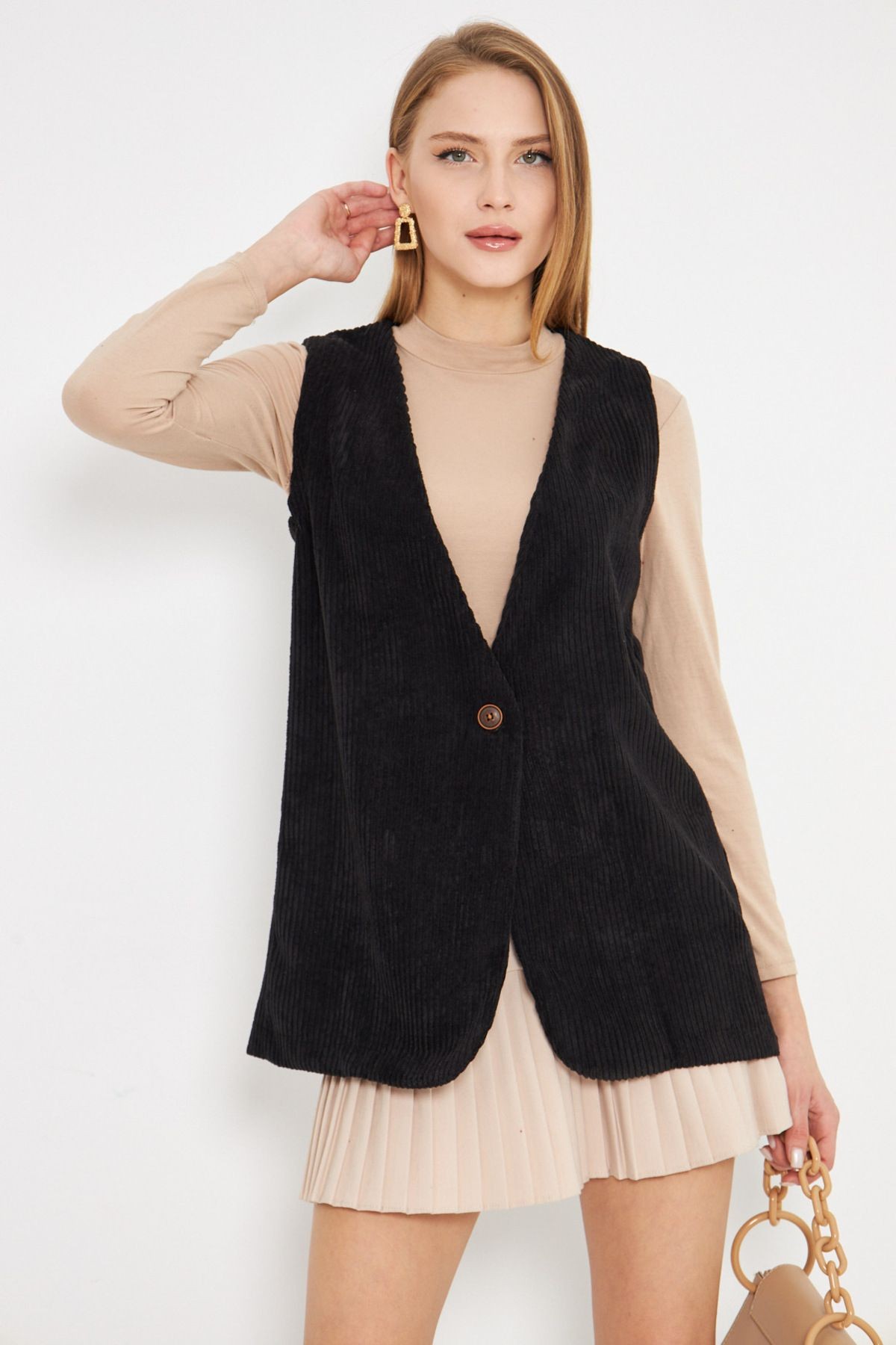 Kadın Siyah V Yaka Tek Düğmeli Oversize Kalın Fitilli Kadife Yelek ARM-25K001016