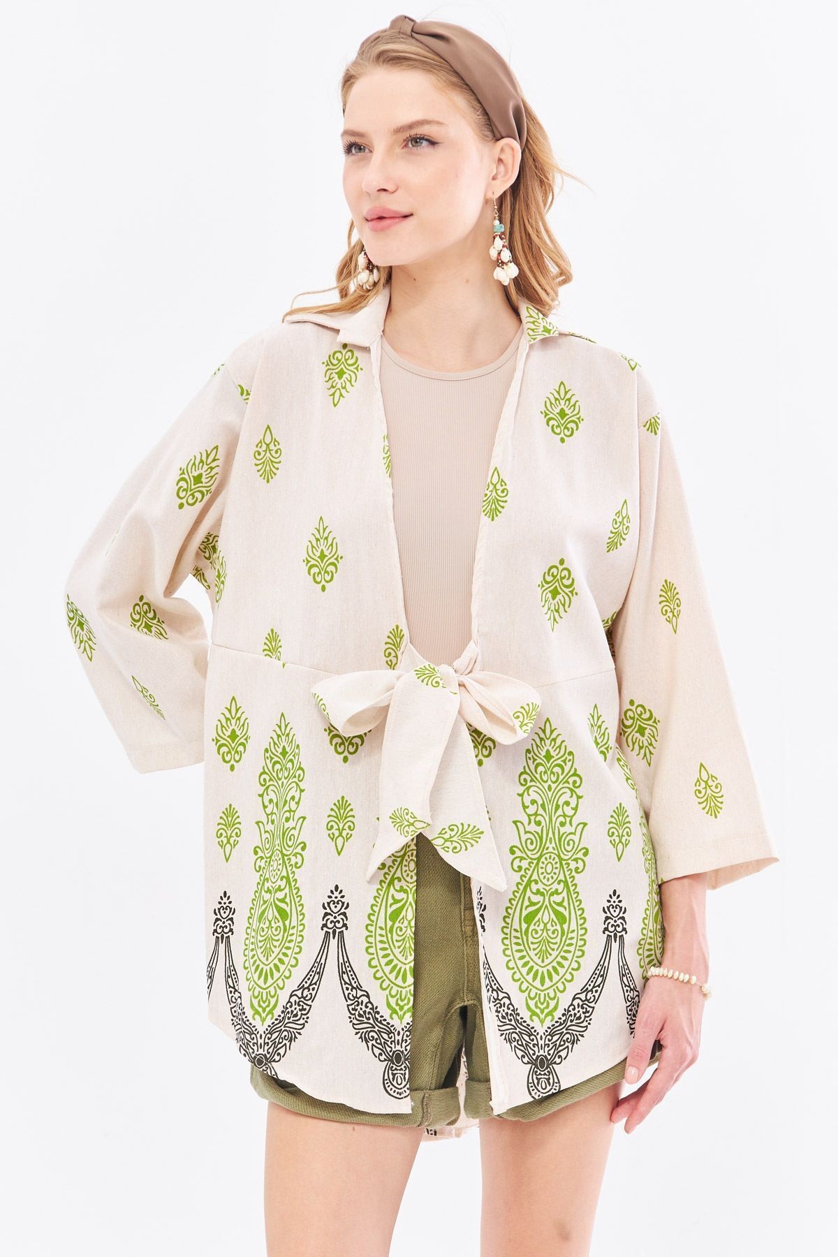 Kadın Fıstık Yeşili Desenli Keten Görünümlü Eteği Sulu Önden Bağlamalı Kimono Gömlek ARM-24Y001092