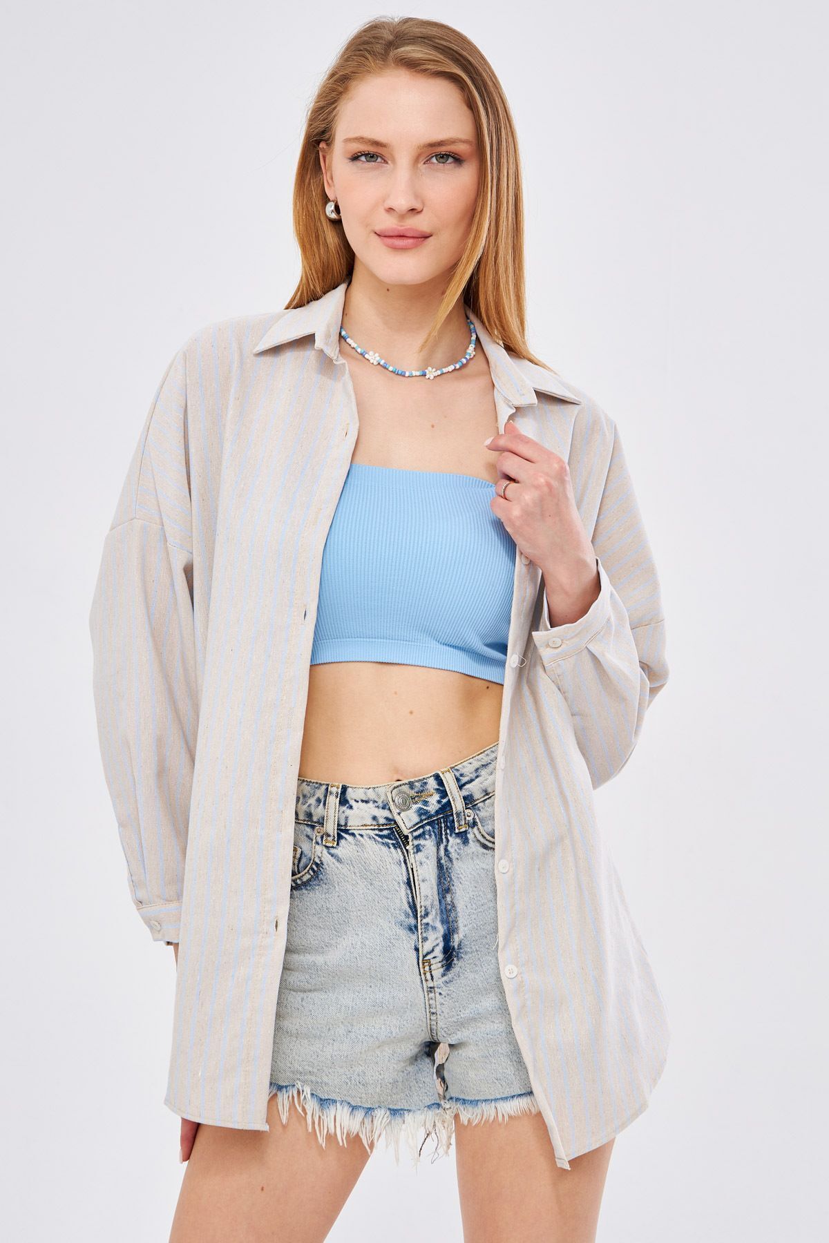 Kadın Açık Mavi Çizgili Oversize Uzun Basic Gömlek ARM-24K001061