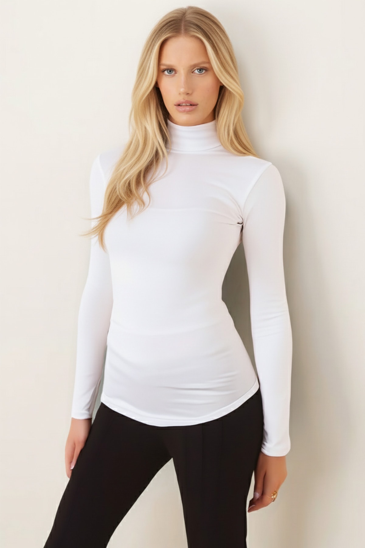 Kadın Beyaz Yarım Balıkçı Uzun Kol Body ARM-26K135003