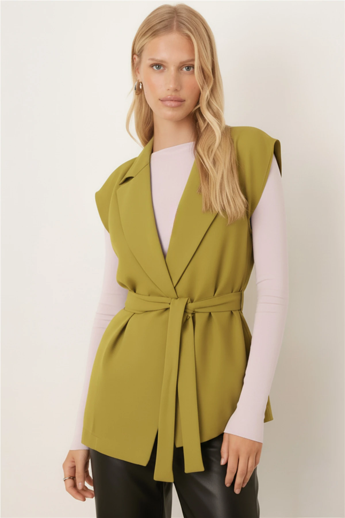 Kadın Yağ Yeşili Erkek Yaka Beli Kuşaklı Keten Görünümlü Yelek ARM-25Y001079