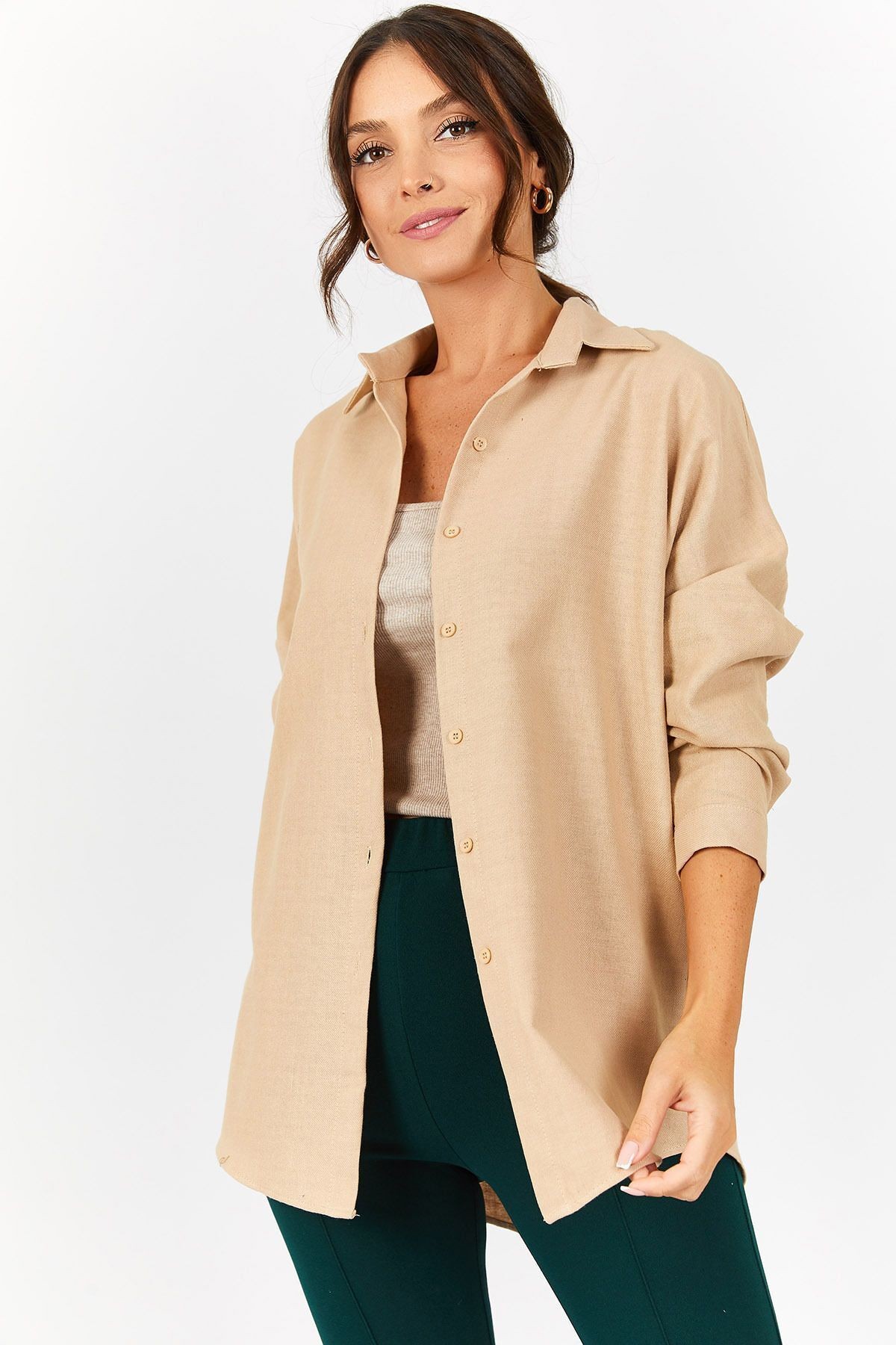 Kadın Bej Oversize Uzun Basic Gömlek ARM-22Y001118