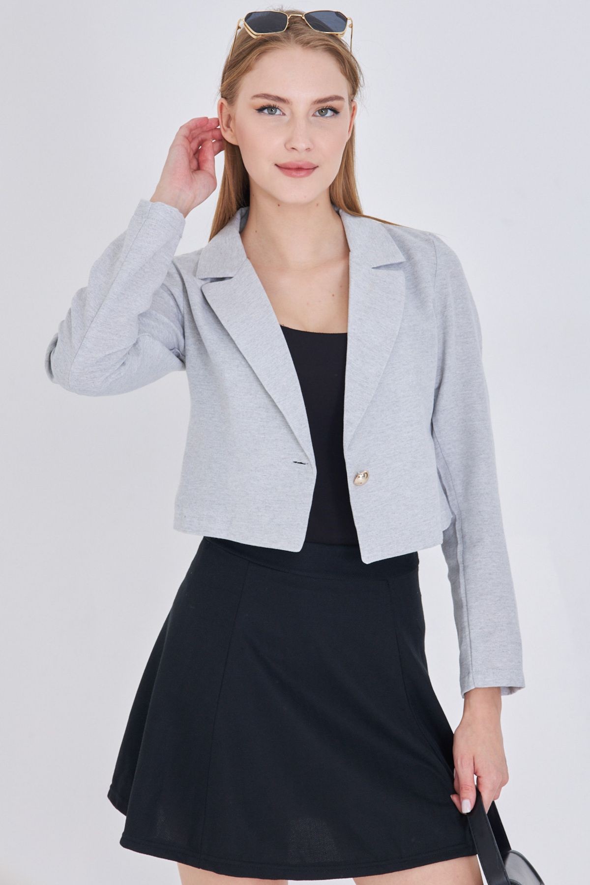 Kadın Gri Tek Düğmeli Crop Ceket ARM-23Y001064