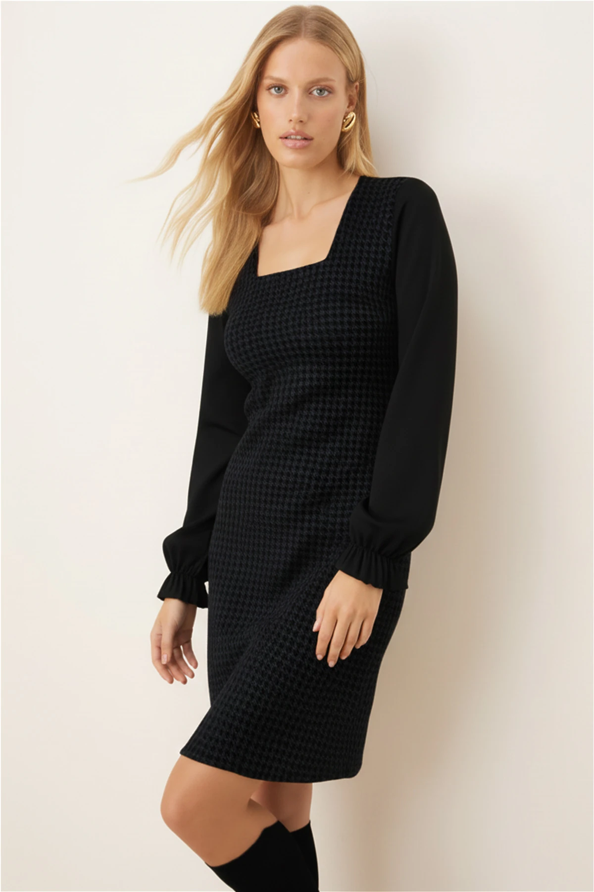 Kadın Füme Ekoseli Kare Yaka Uzun Kol Elbise ARM-22Y001182