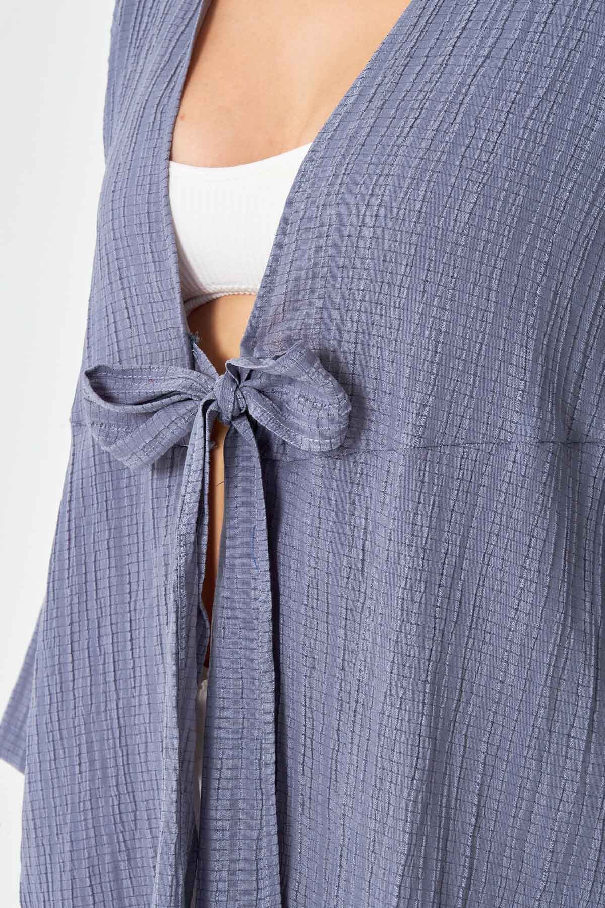 Kadın Gri Kendinden Çizgili Önden Bağlamalı Kimono Gömlek ARM-24Y001101