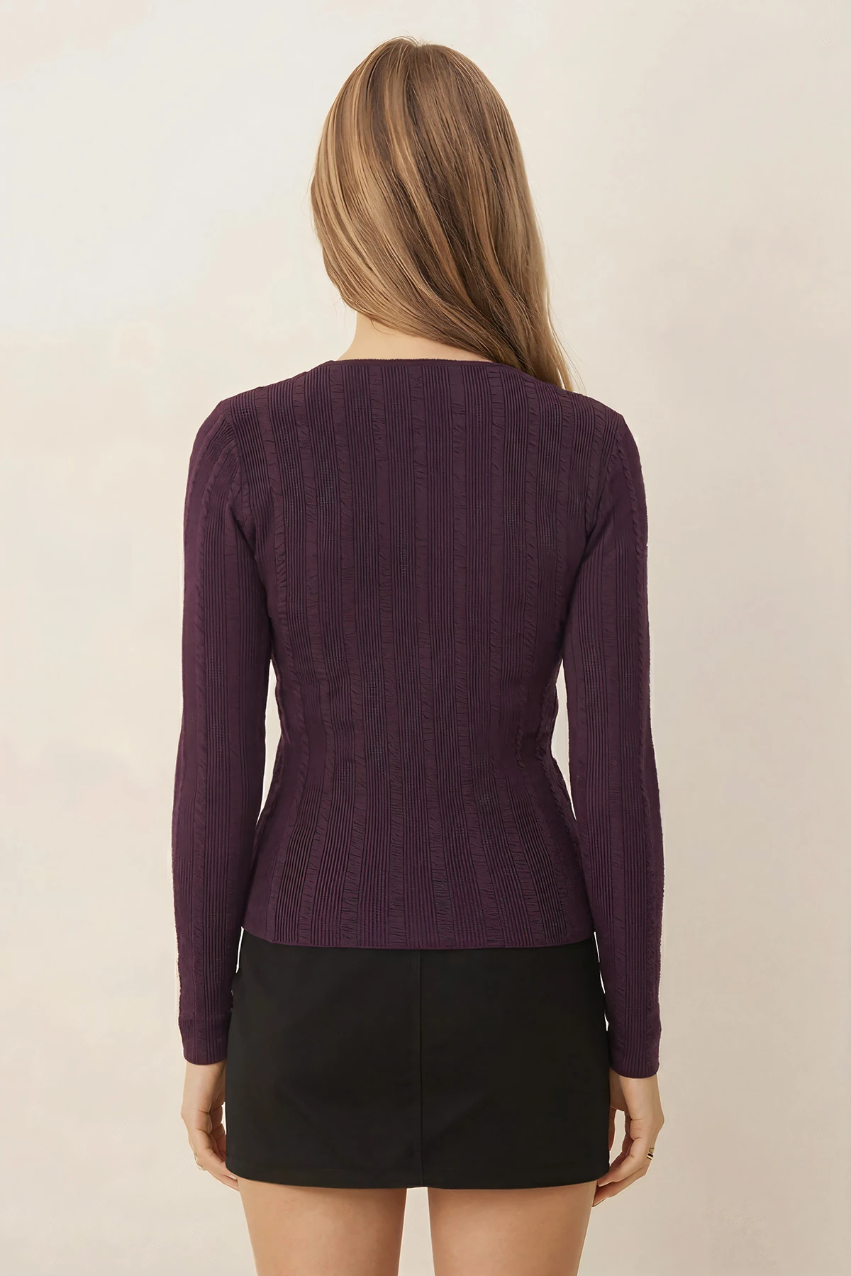 Kadın Mor V Yaka Bedene Oturan Uzun Kollu Bluz ARM-26K001058