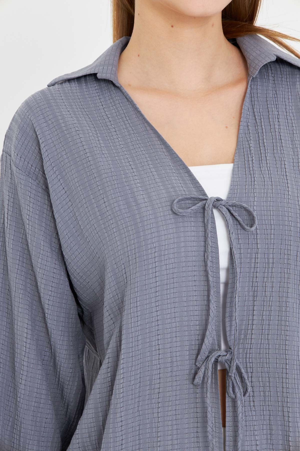 Kadın Açık Gri Gömlek Yakalı Önden Bağcıklı Kimono ARM-25K001006