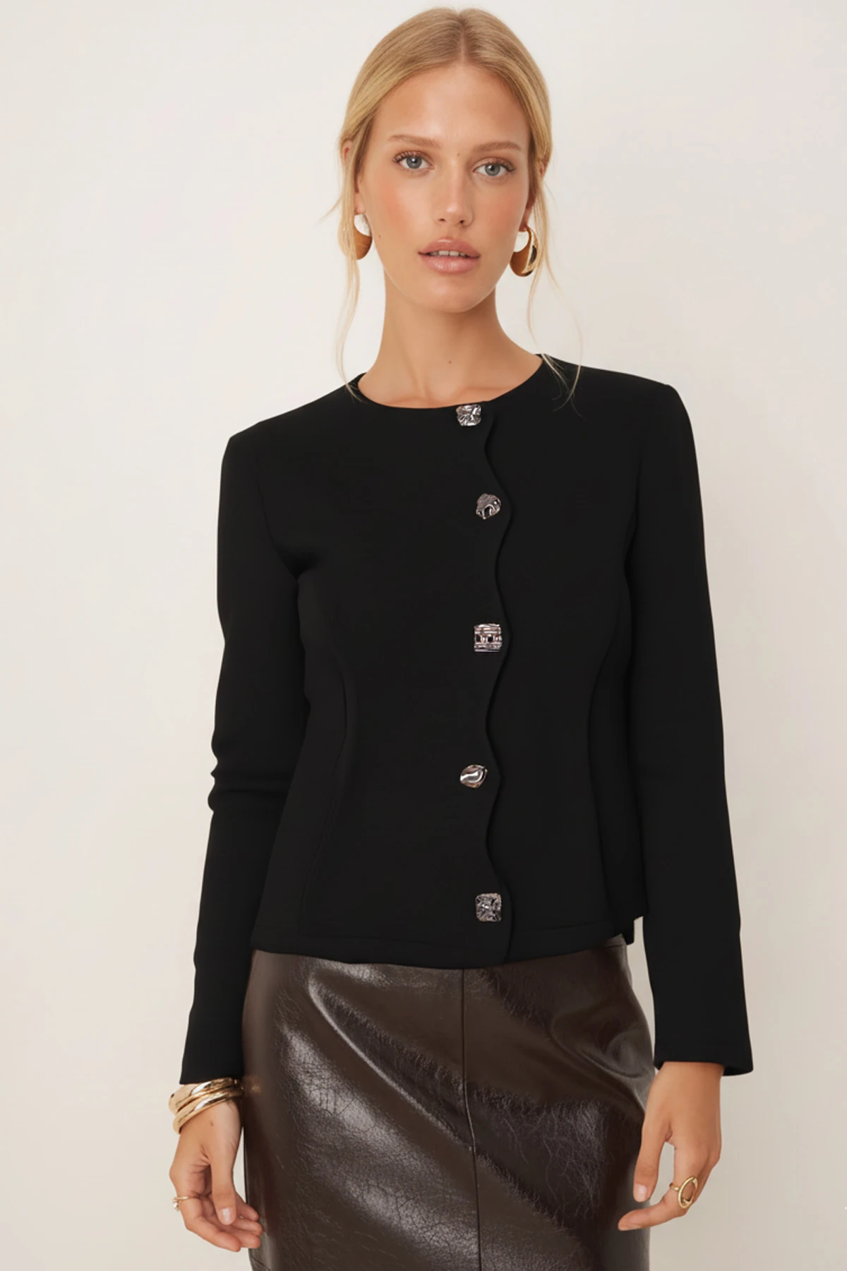 Kadın Antrasit Asimetrik Kapamalı Düğmeli Vücuda Oturan Ceket ARM-26K001050