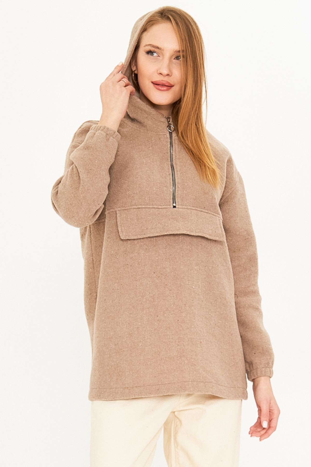 Kadın Bej Kapüşonlu Cep Kapaklı Kaşe Sweatshirt ARM-25K001097
