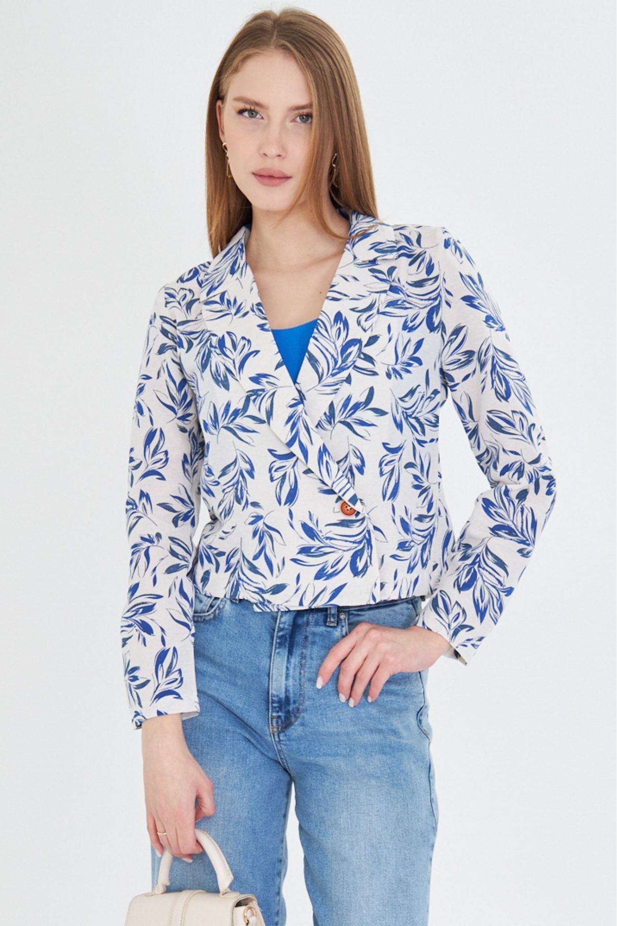 Kadın Koyu Mavi Kruvaze Yaka Desenli Crop Ceket ARM-24Y001058