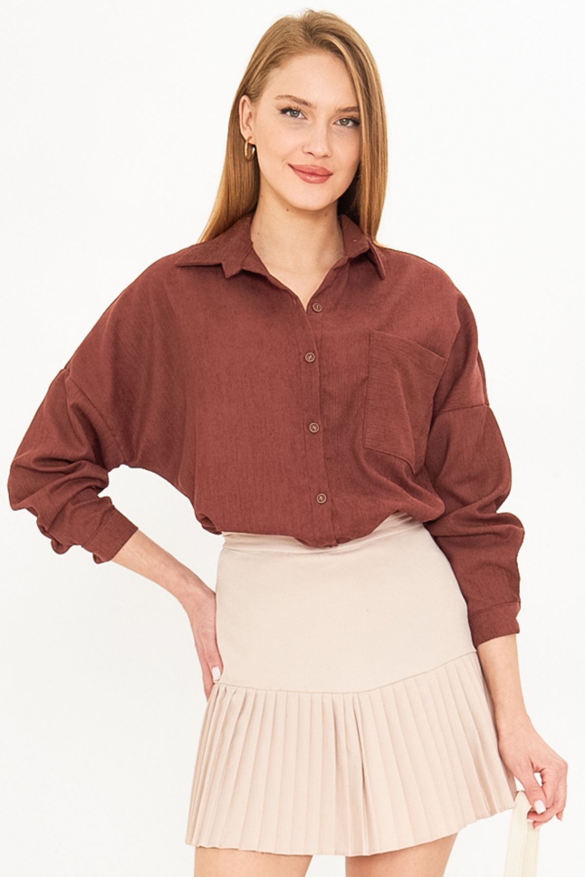 Kadın Kahve Cepli Oversize İnce Fitilli Kadife Gömlek ARM-24K001076