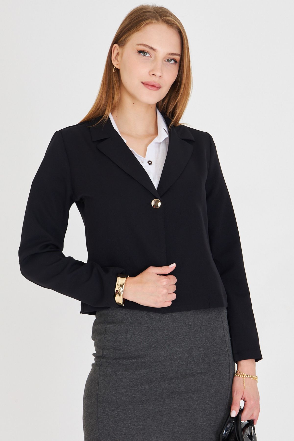 Kadın Siyah Tek Düğmeli Crop Ceket Arm-22y001237