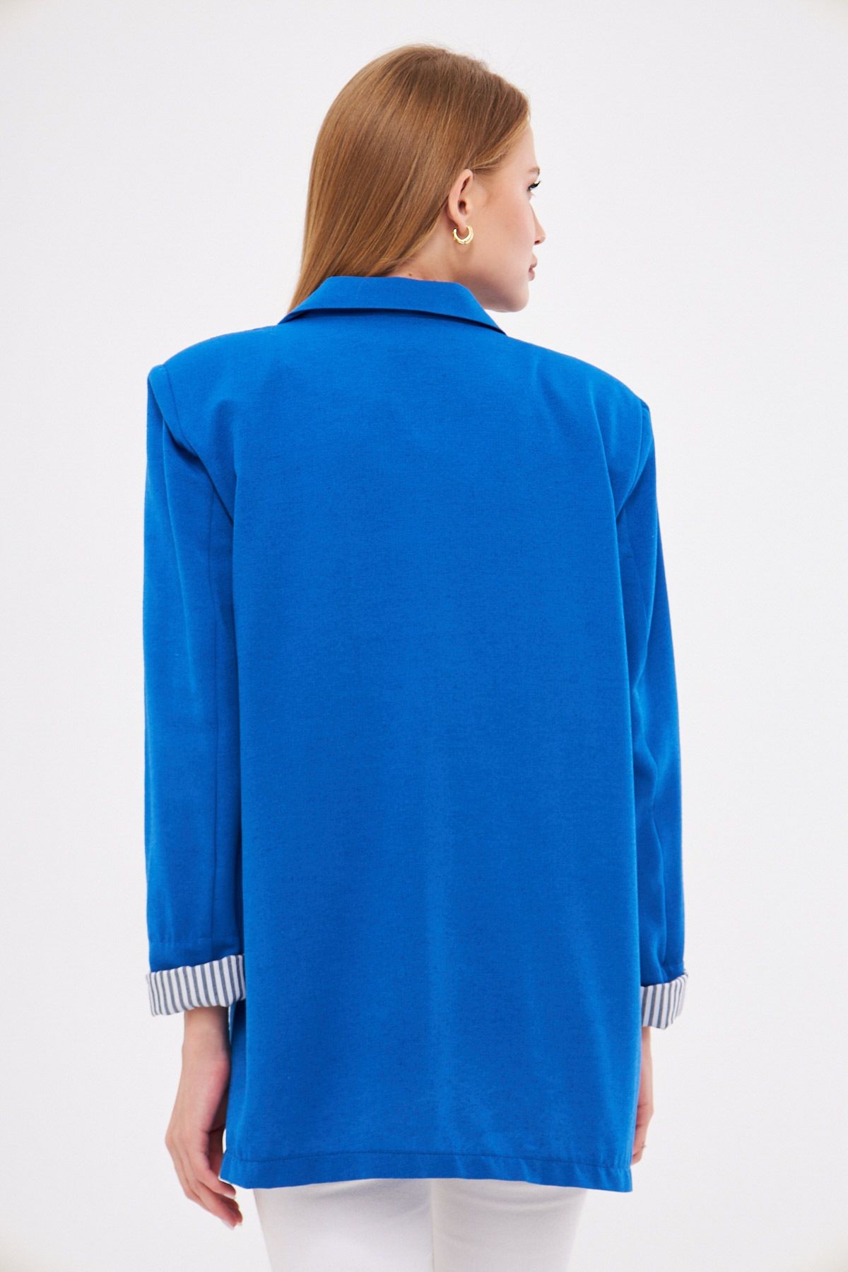 Kadın Saks Kruvaze Yaka Kolu Katlama Detaylı Oversize Vatkalı Blazer Ceket ARM-25K001015