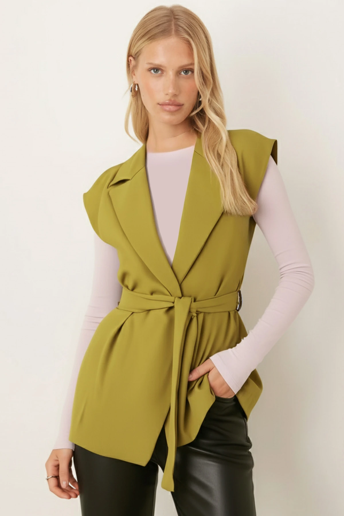 Kadın Yağ Yeşili Erkek Yaka Beli Kuşaklı Keten Görünümlü Yelek ARM-25Y001079