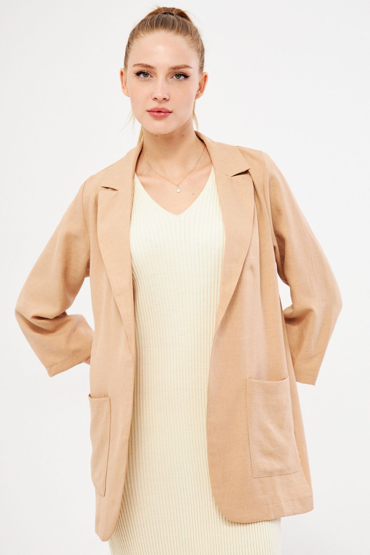 Kadın Bej Cepli Oversize Ceket ARM-24Y001115