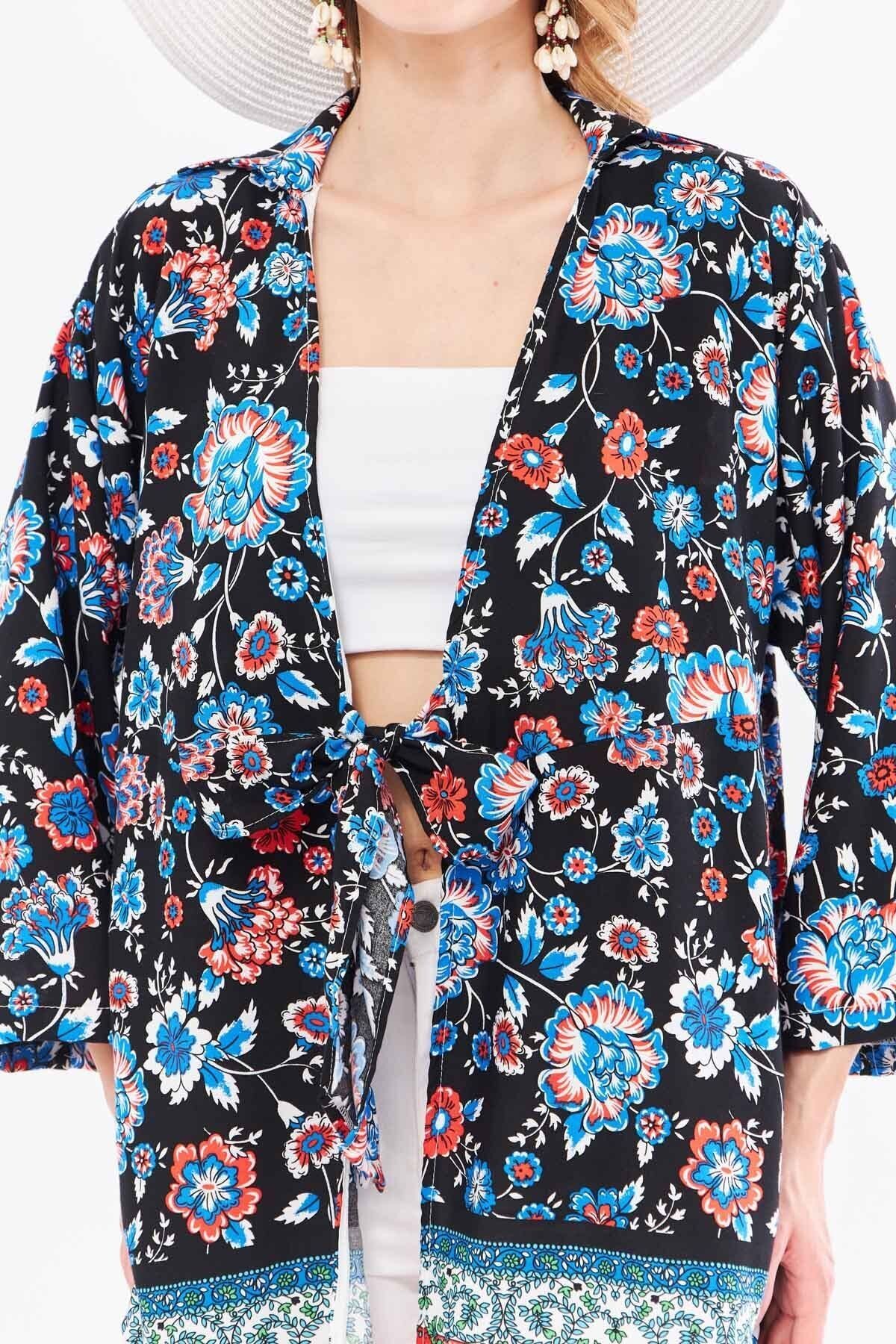 Kadın Açık Mavi Desenli Önden Bağlamalı Kimono Gömlek ARM-24Y001080