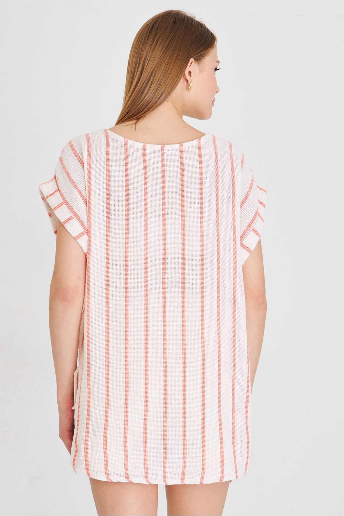 Kadın Turuncu V Yaka Yanları Yırtmaçlı Arkası Uzun Duble Kol Detaylı Oversize Bluz ARM-25Y001056