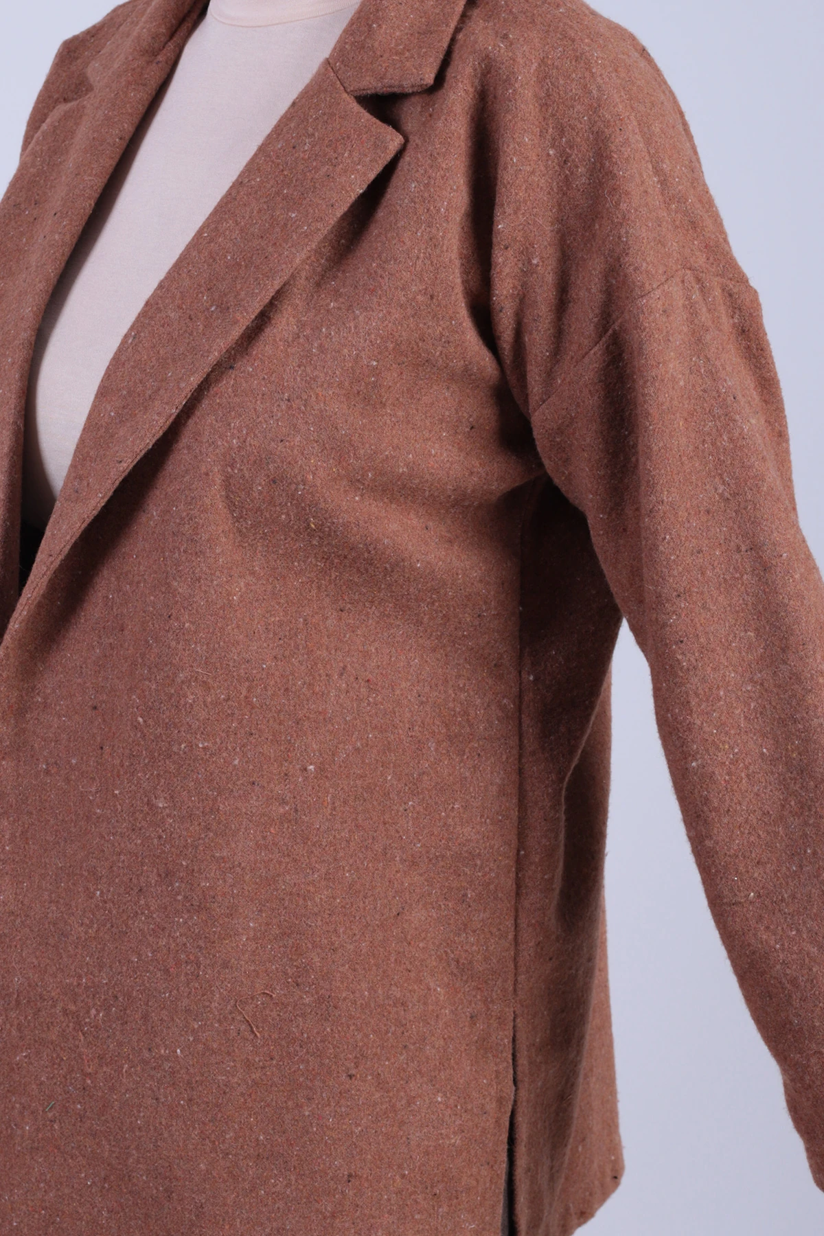 Kadın Sütlü Kahve Erkek Yaka Yanları Yırtmaçlı Oversize Ceket ARM-26K001009