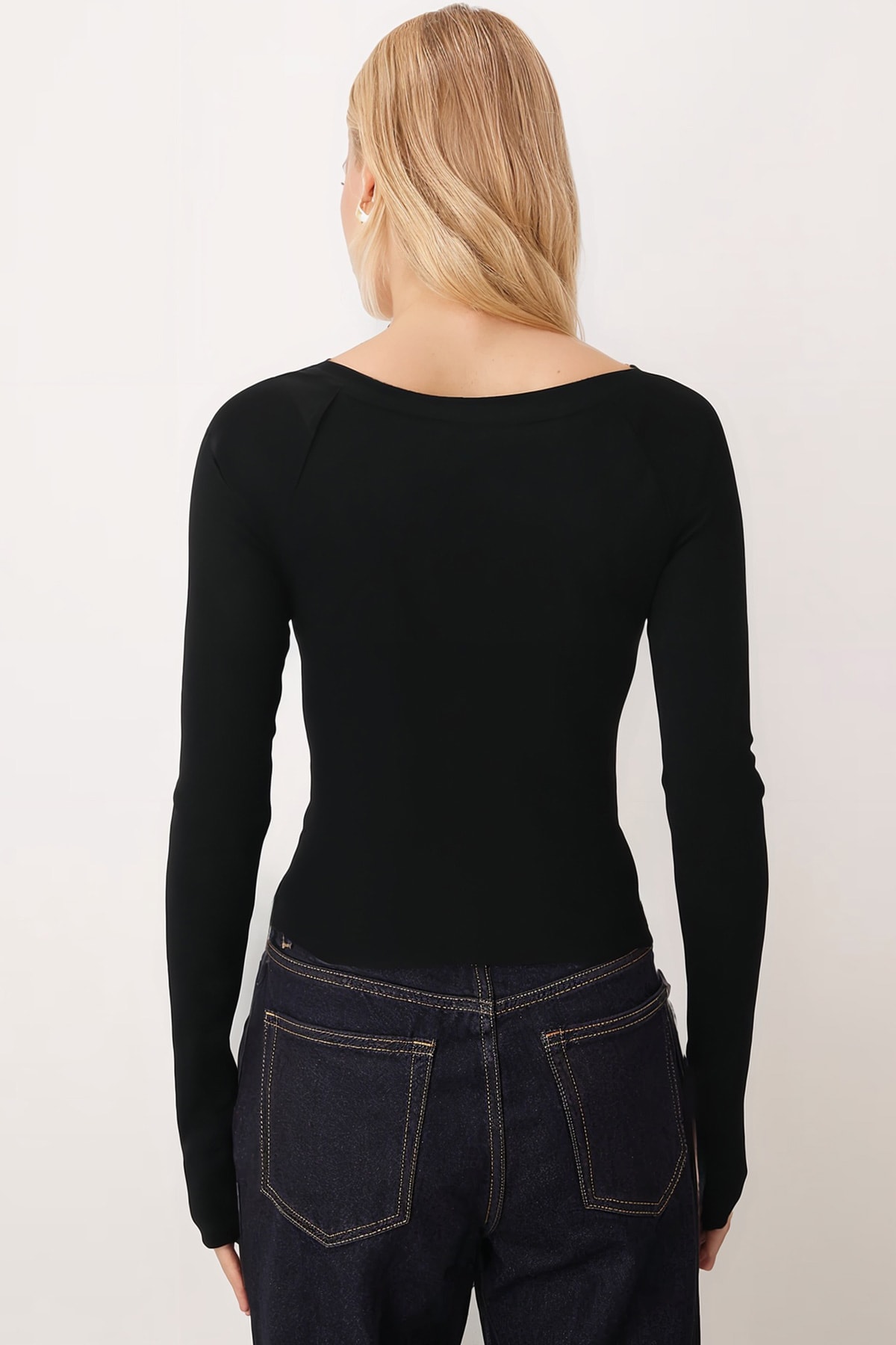 Kadın Siyah Geniş V Yaka Uzun Kol Body ARM-26K135007
